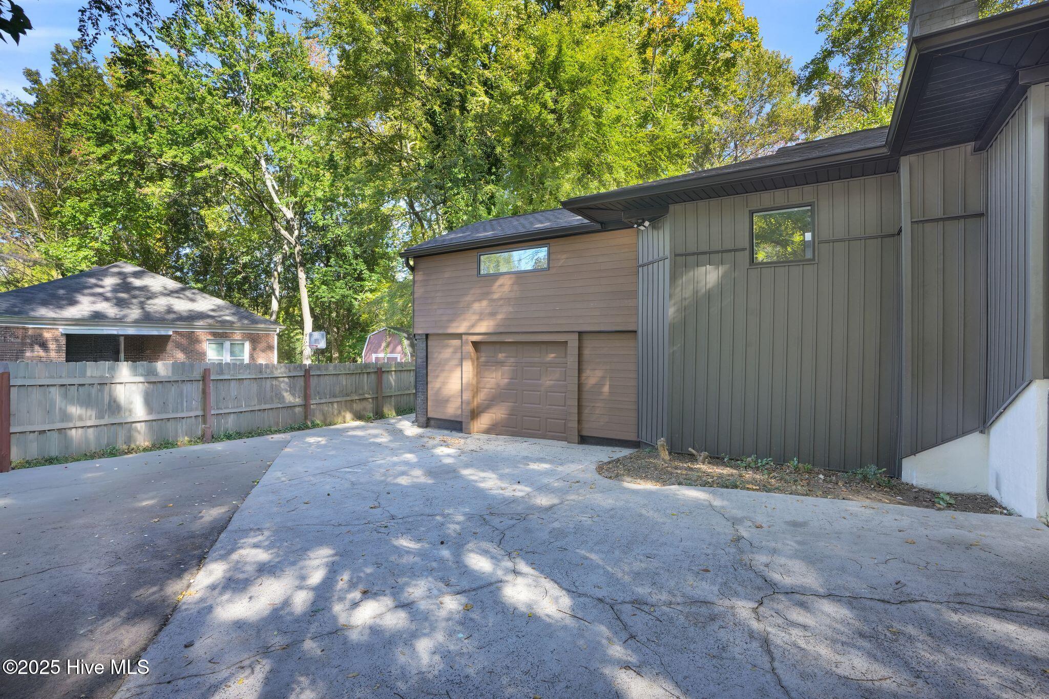 3301 Archdale Drive Property Photo 8