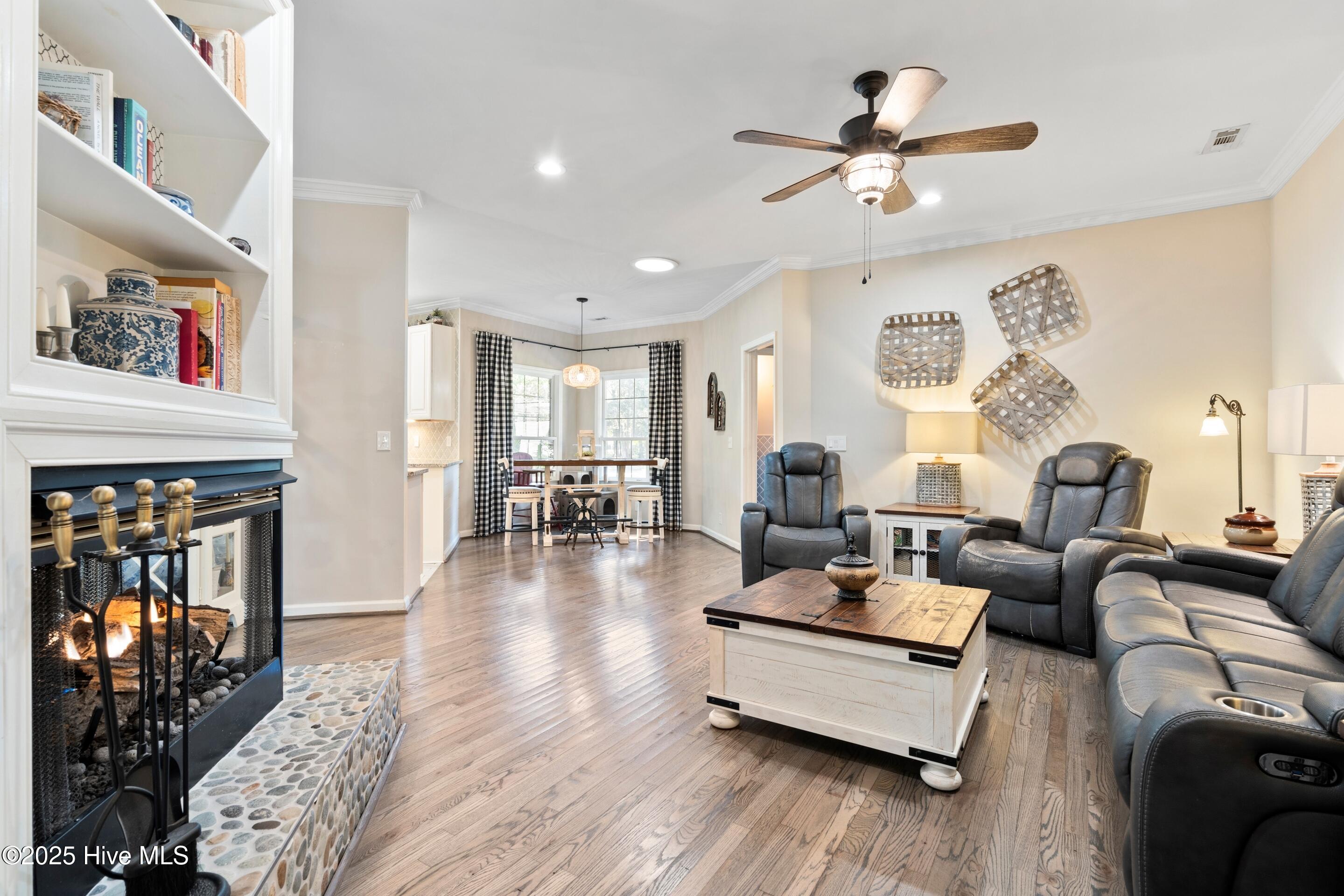 1304 Harbour Watch Property Photo 17