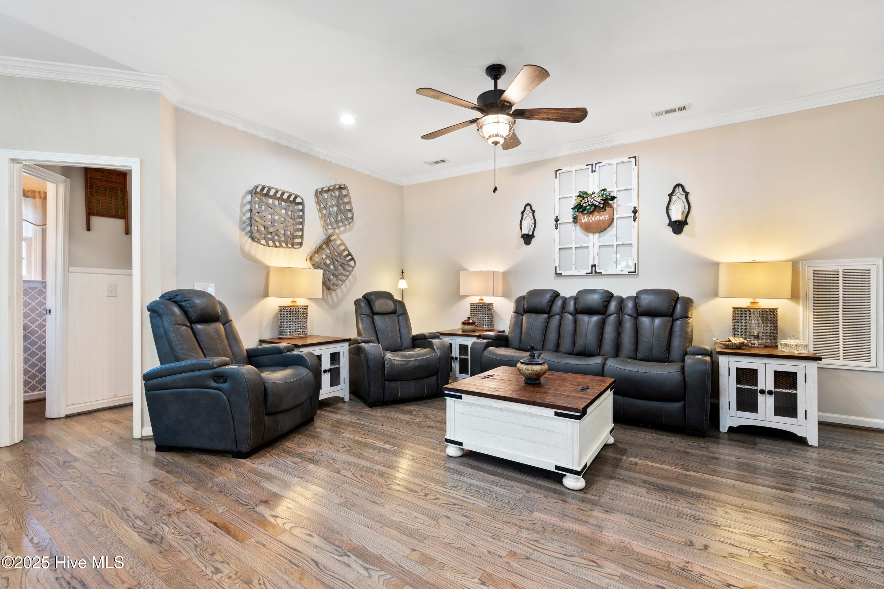 1304 Harbour Watch Property Photo 32