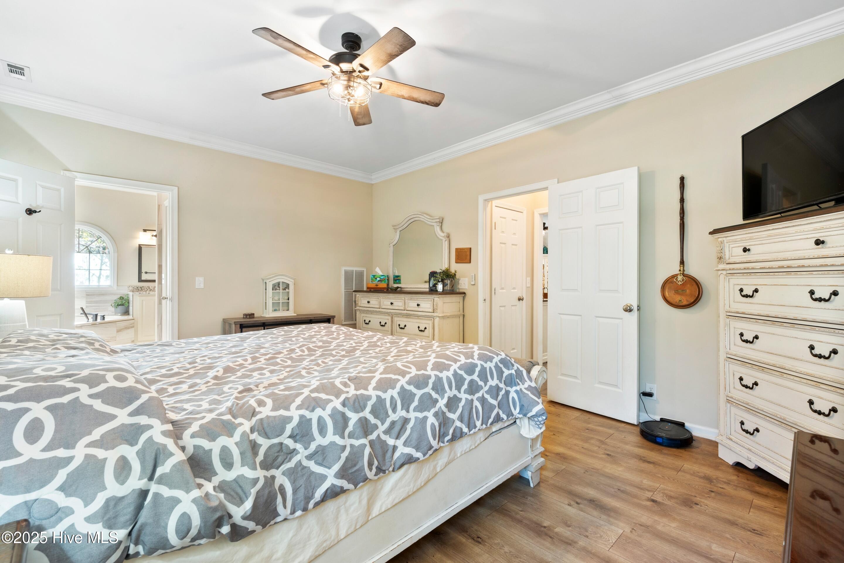 1304 Harbour Watch Property Photo 35