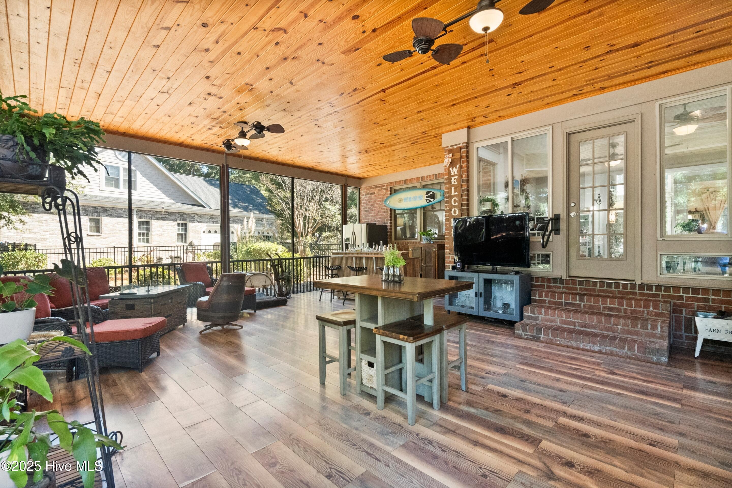 1304 Harbour Watch Property Photo 67