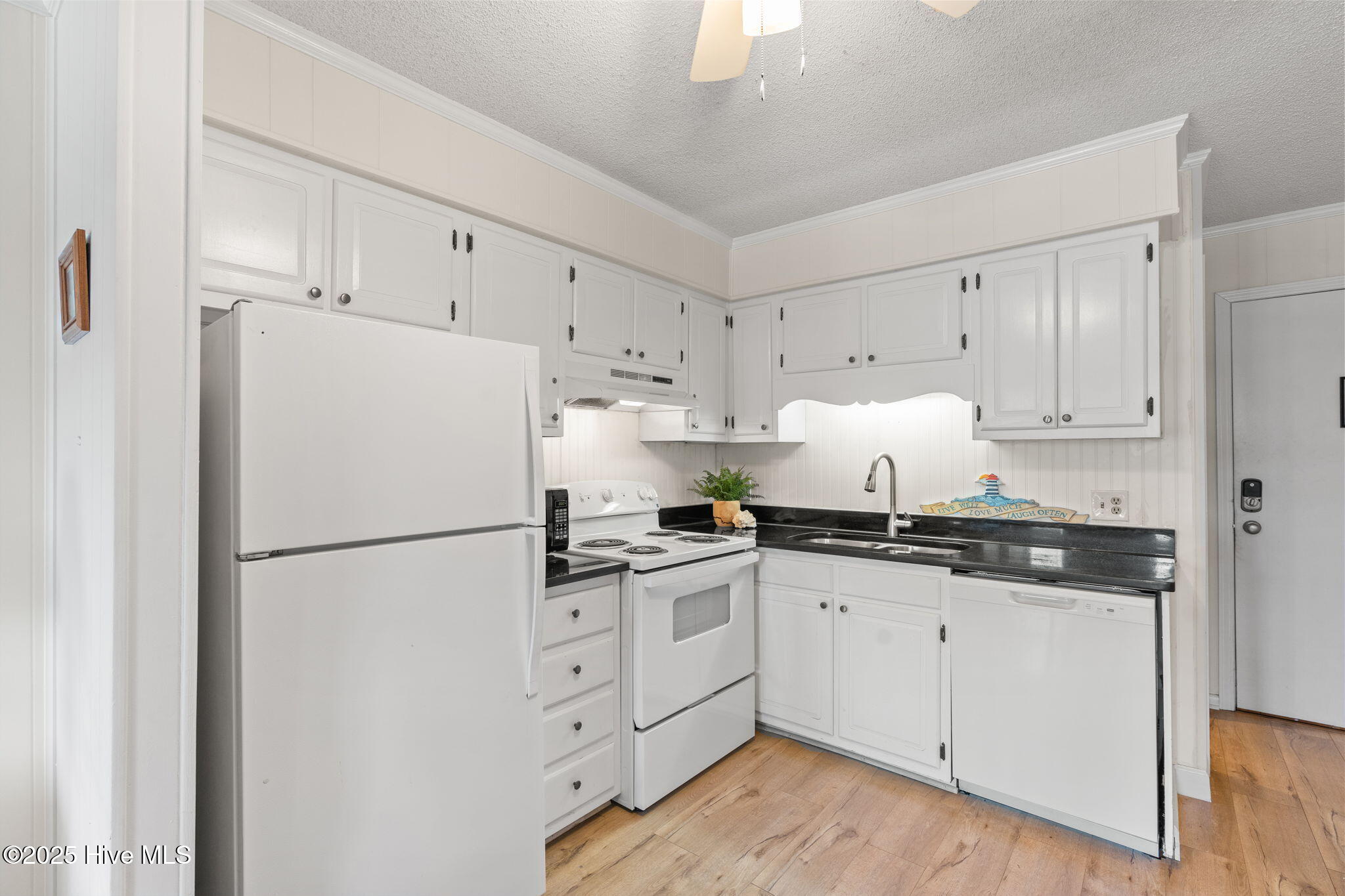 277 W First Street 1c Property Photo 10