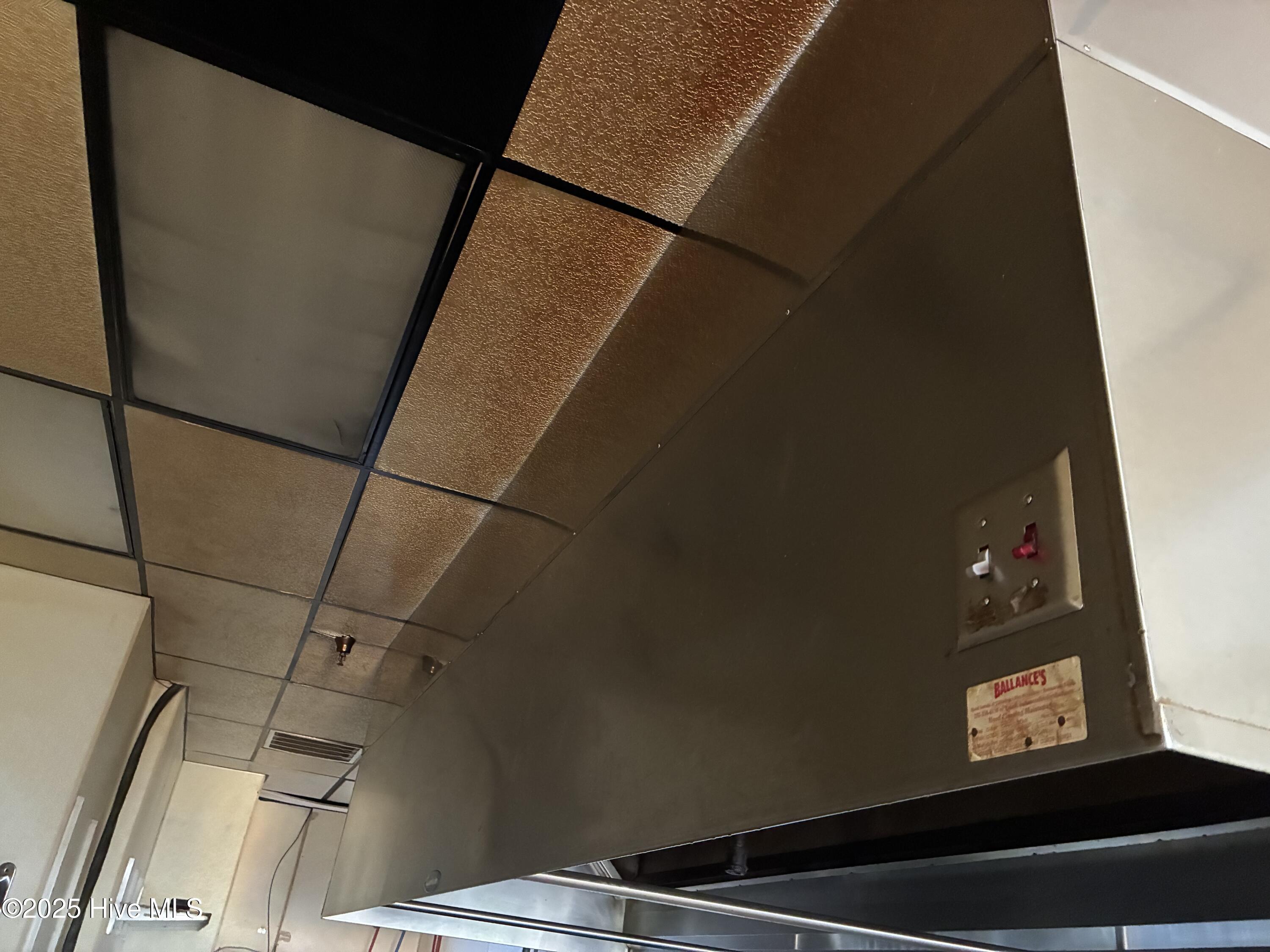 1843 W Ehringhaus Street Property Photo 6