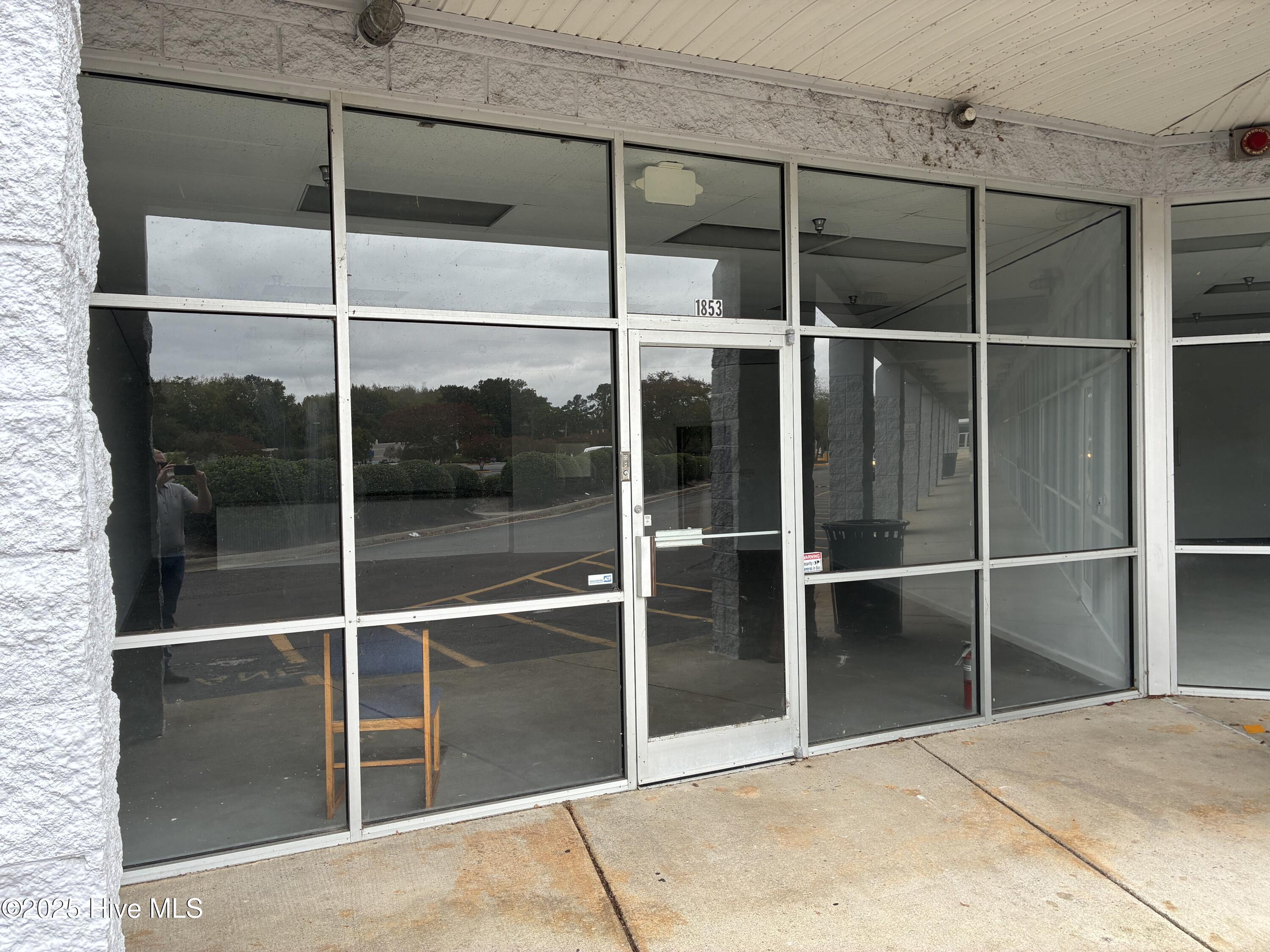 1853 W Ehringhaus Street Property Photo 1
