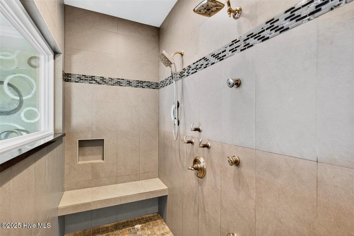 7 Coggeshall Drive W Property Photo 38