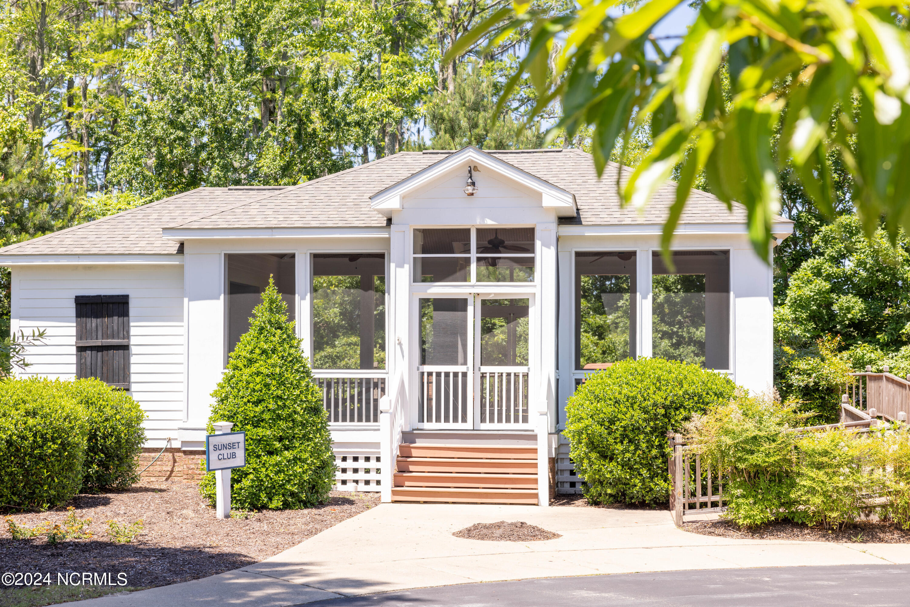 800 Batts Island Road Property Photo 4