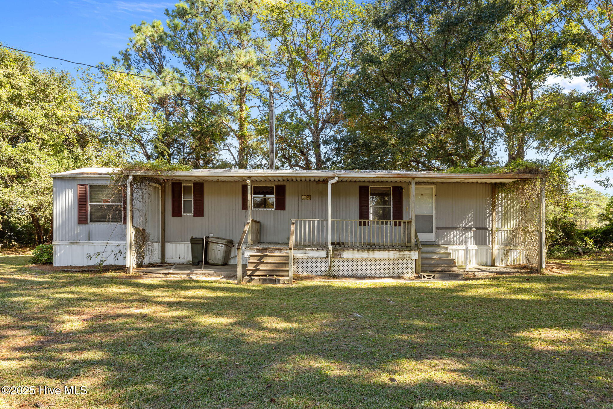 1527 Hibbs Road Property Photo 1