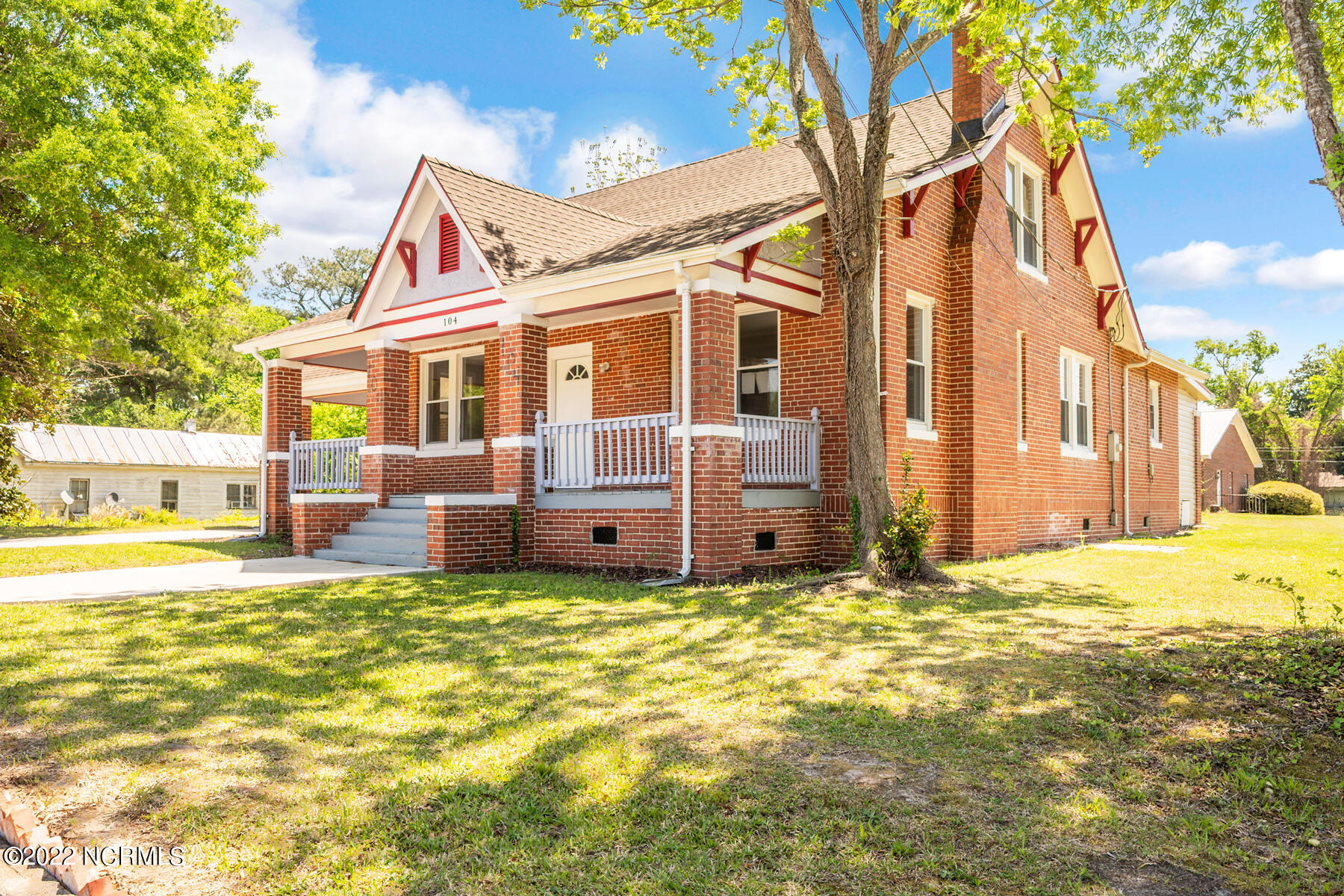 104 Front Street Property Photo 1
