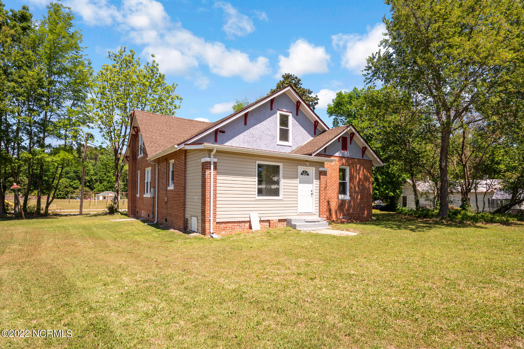 104 Front Street Property Photo 5