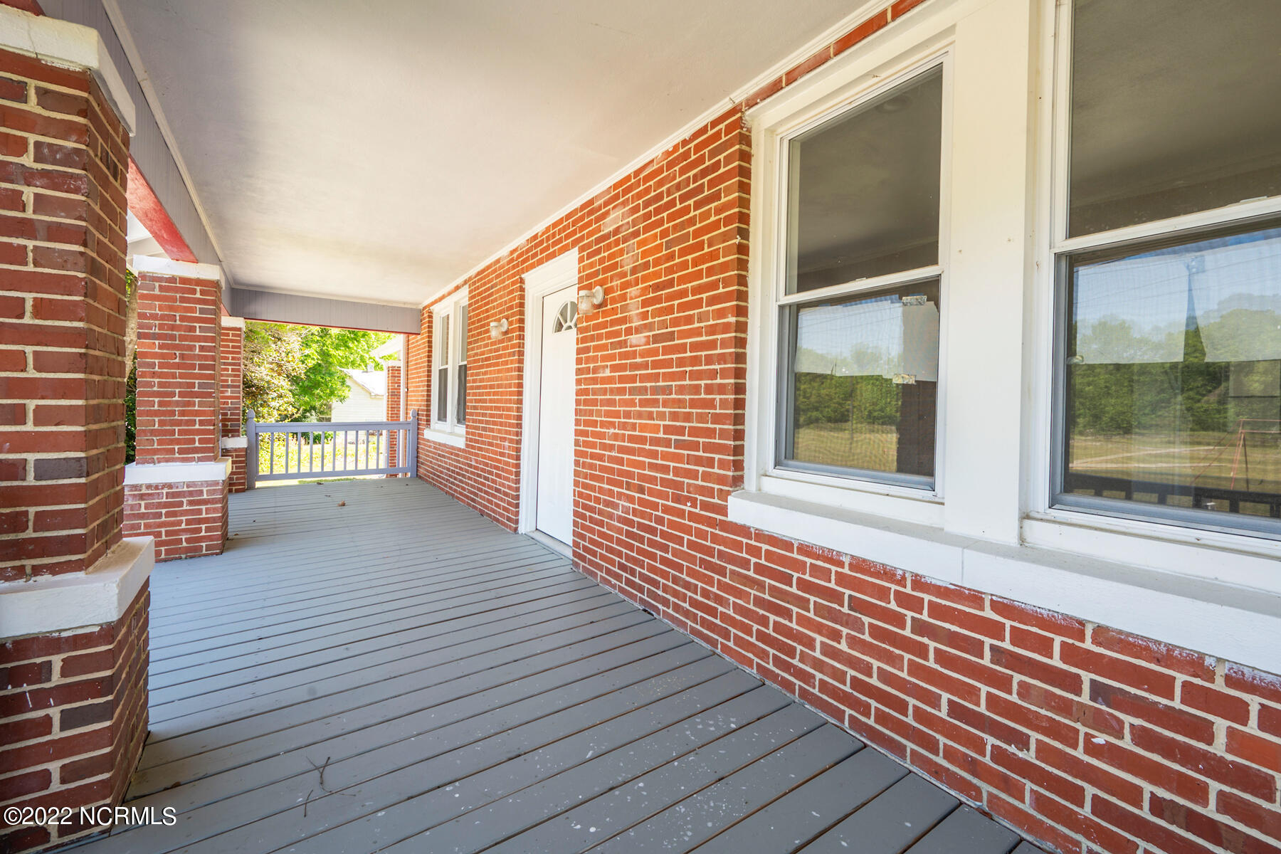 104 Front Street Property Photo 7