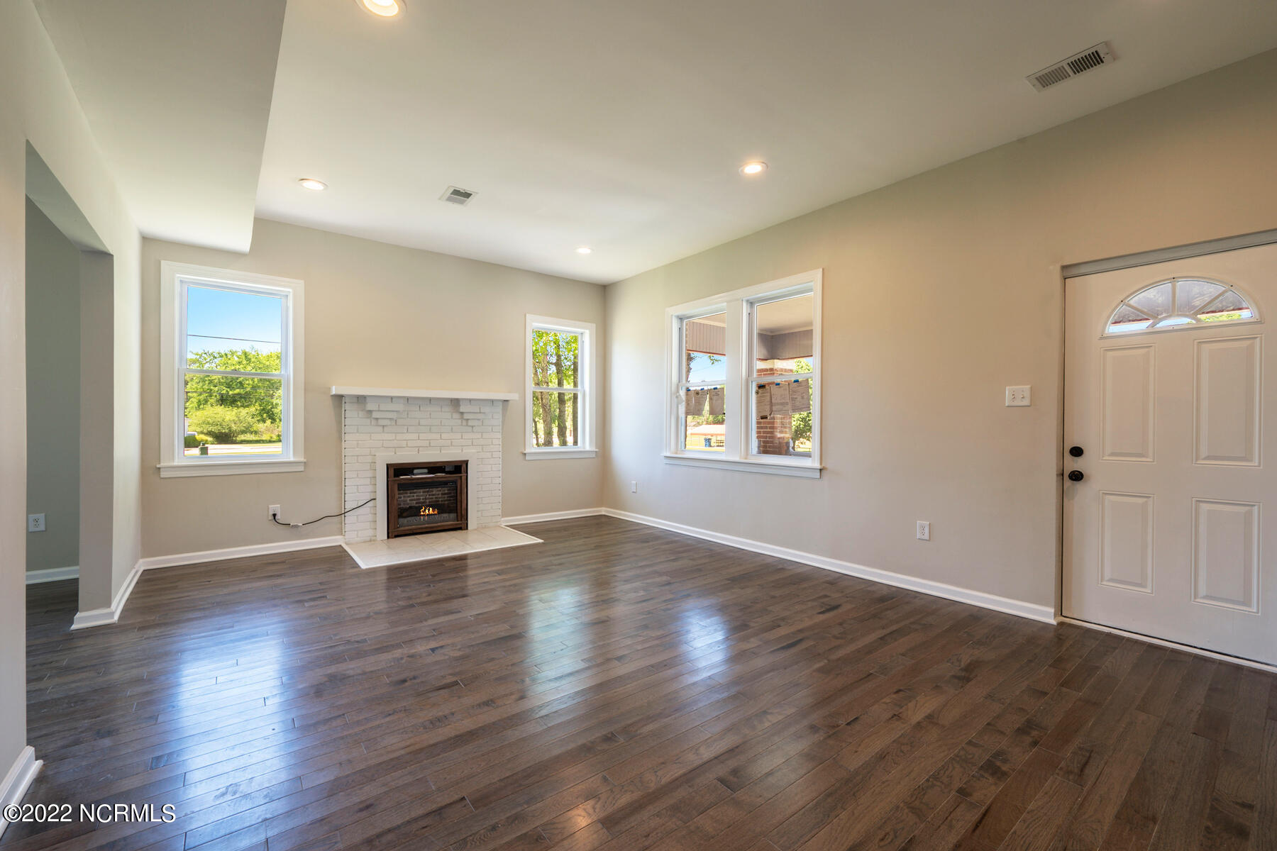 104 Front Street Property Photo 12