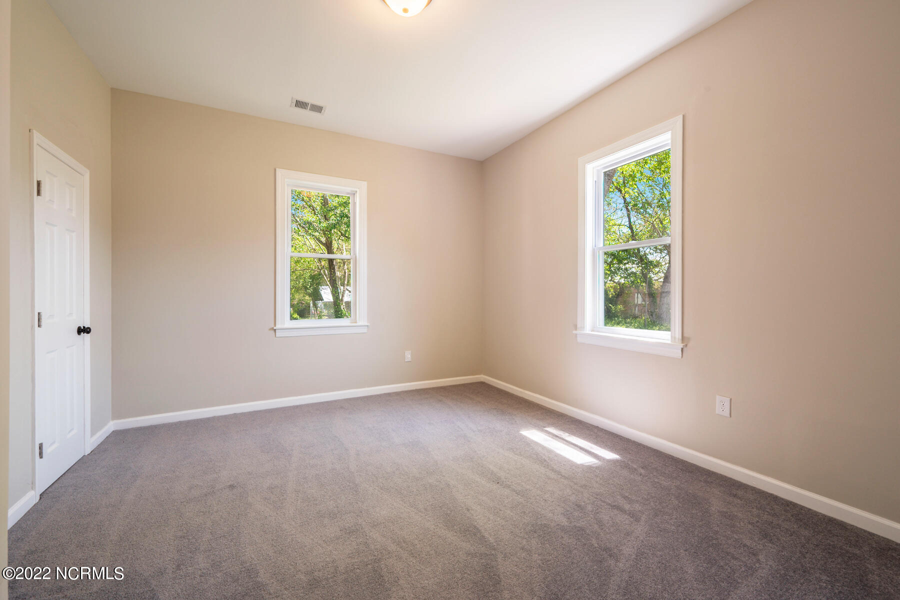 104 Front Street Property Photo 26