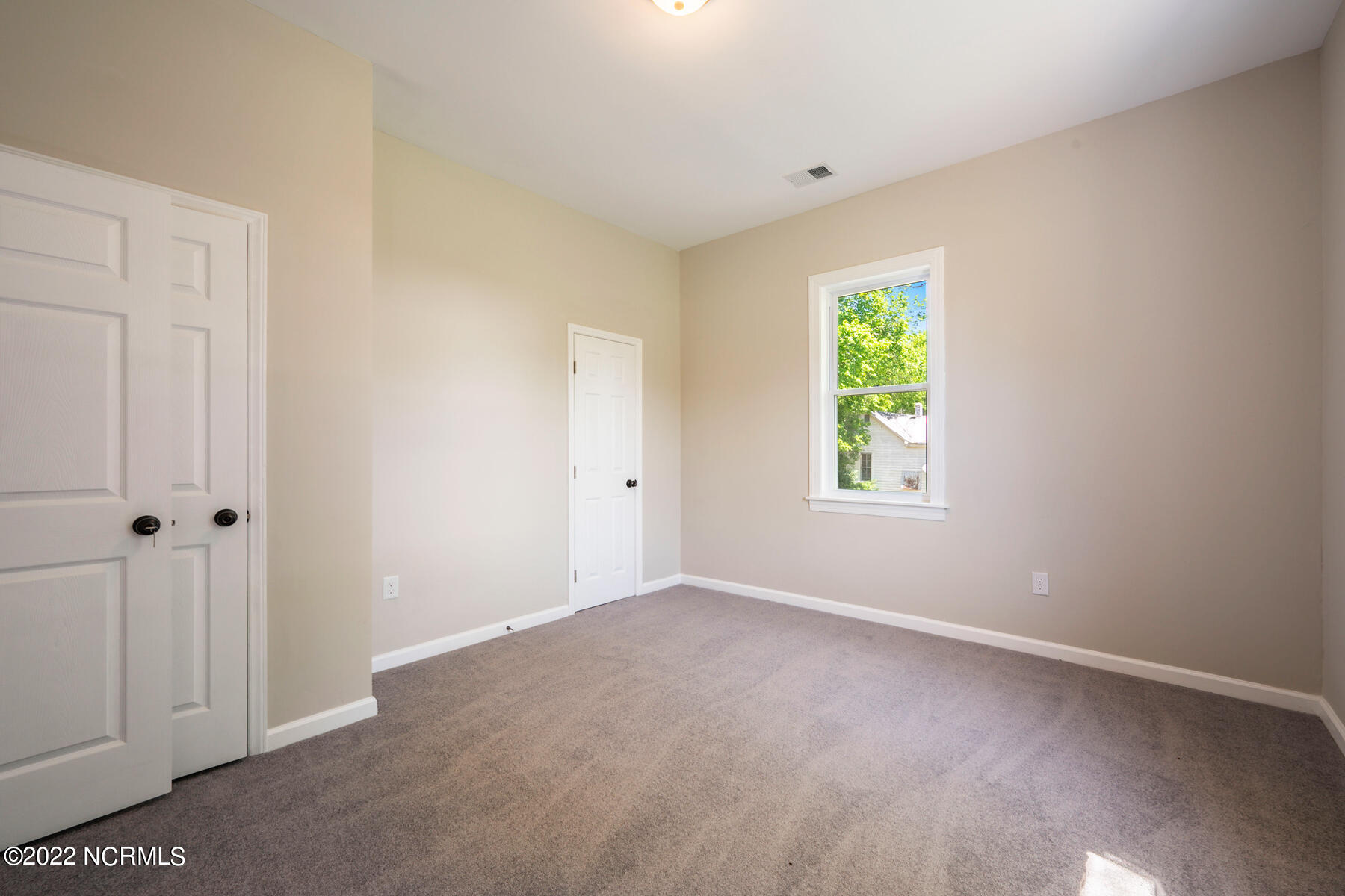 104 Front Street Property Photo 27