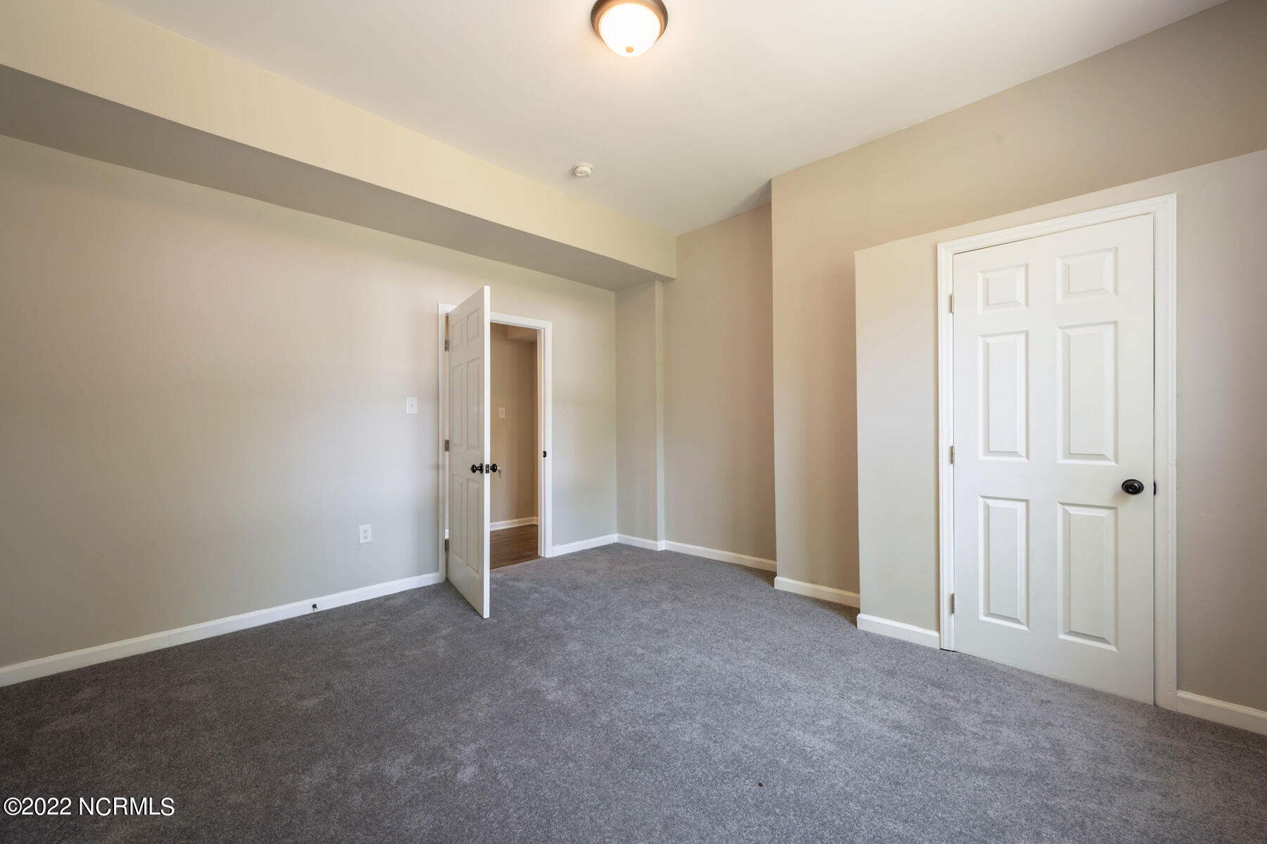 104 Front Street Property Photo 32