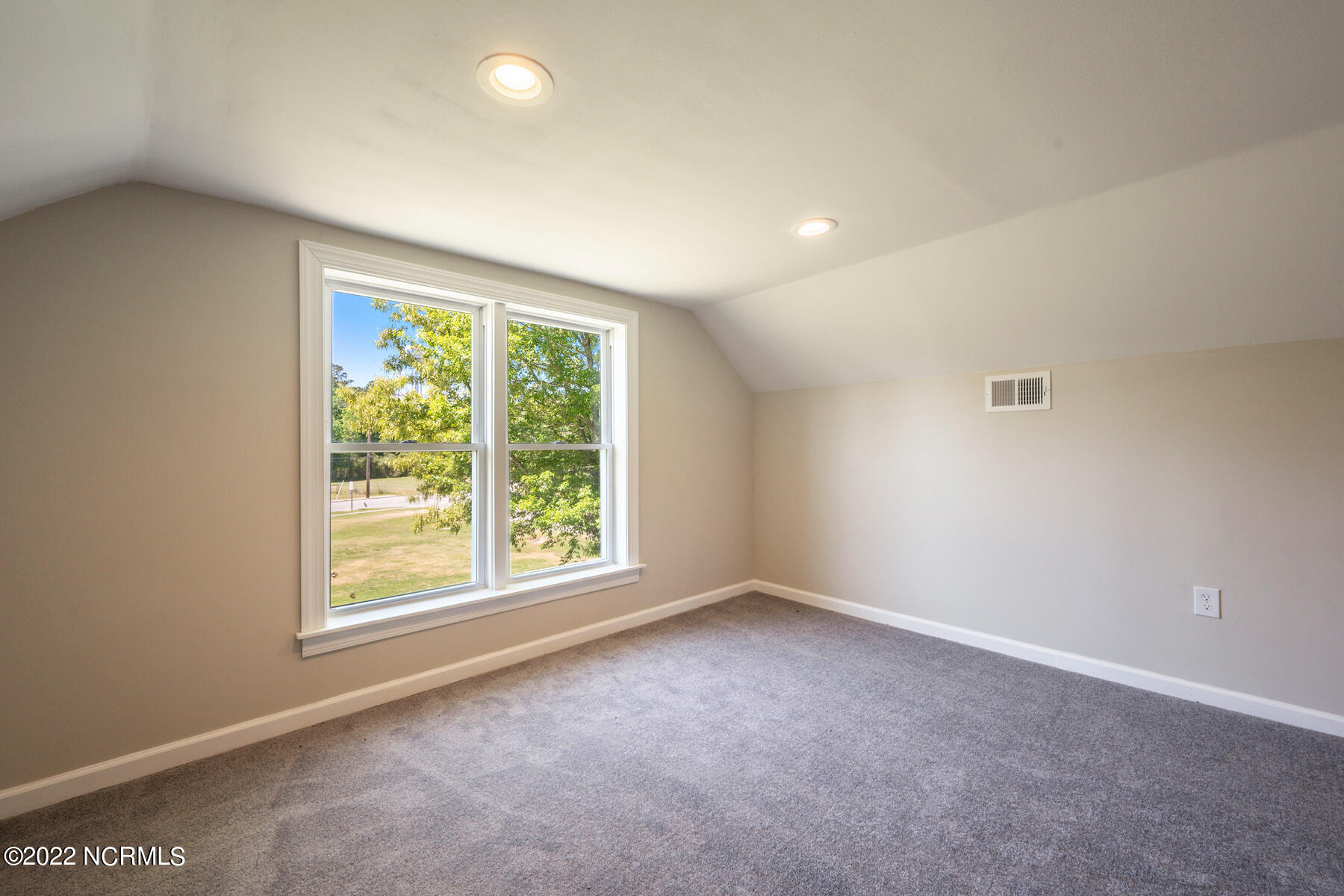 104 Front Street Property Photo 34