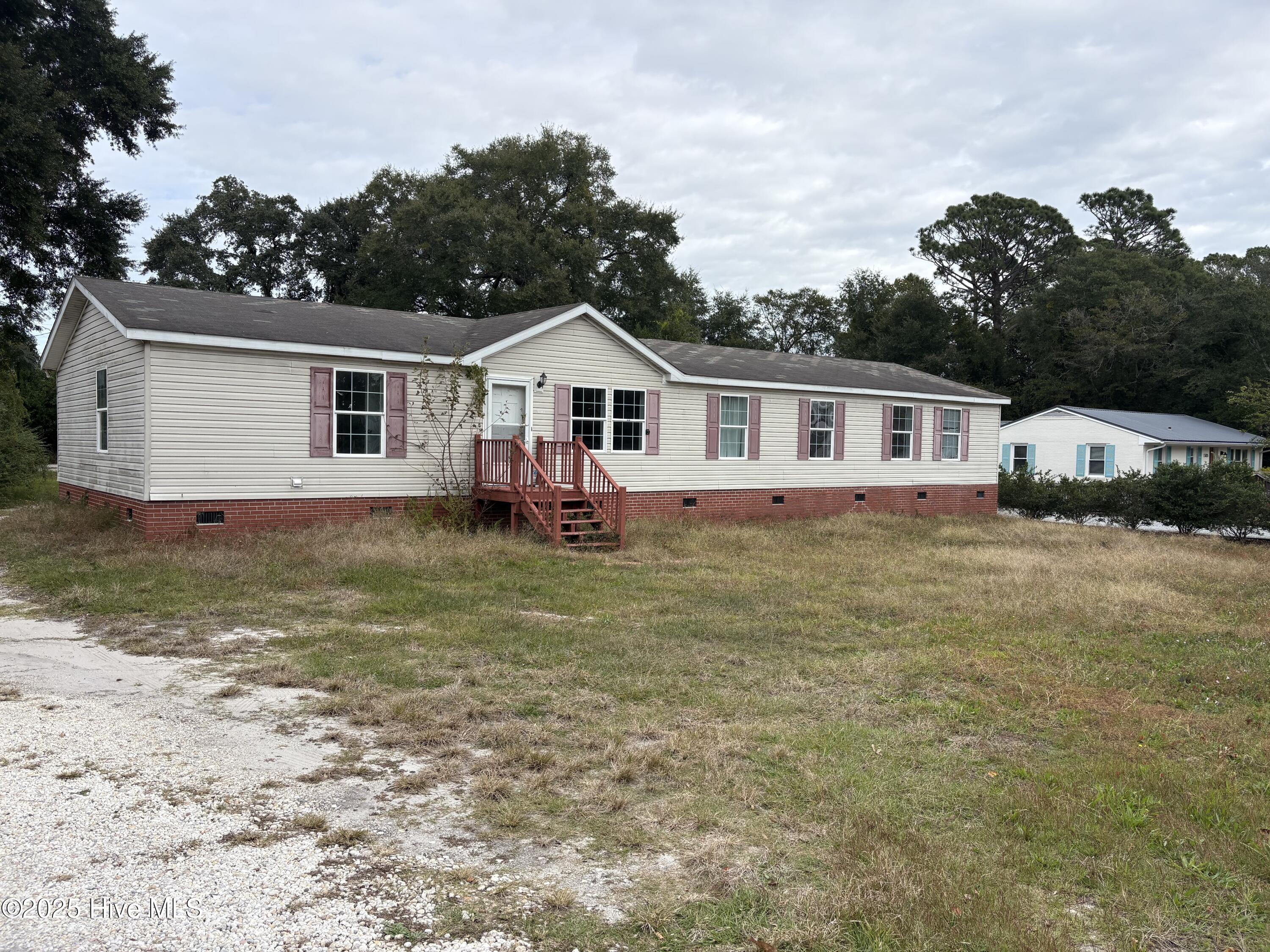 5013 Oleander Drive Property Photo 1