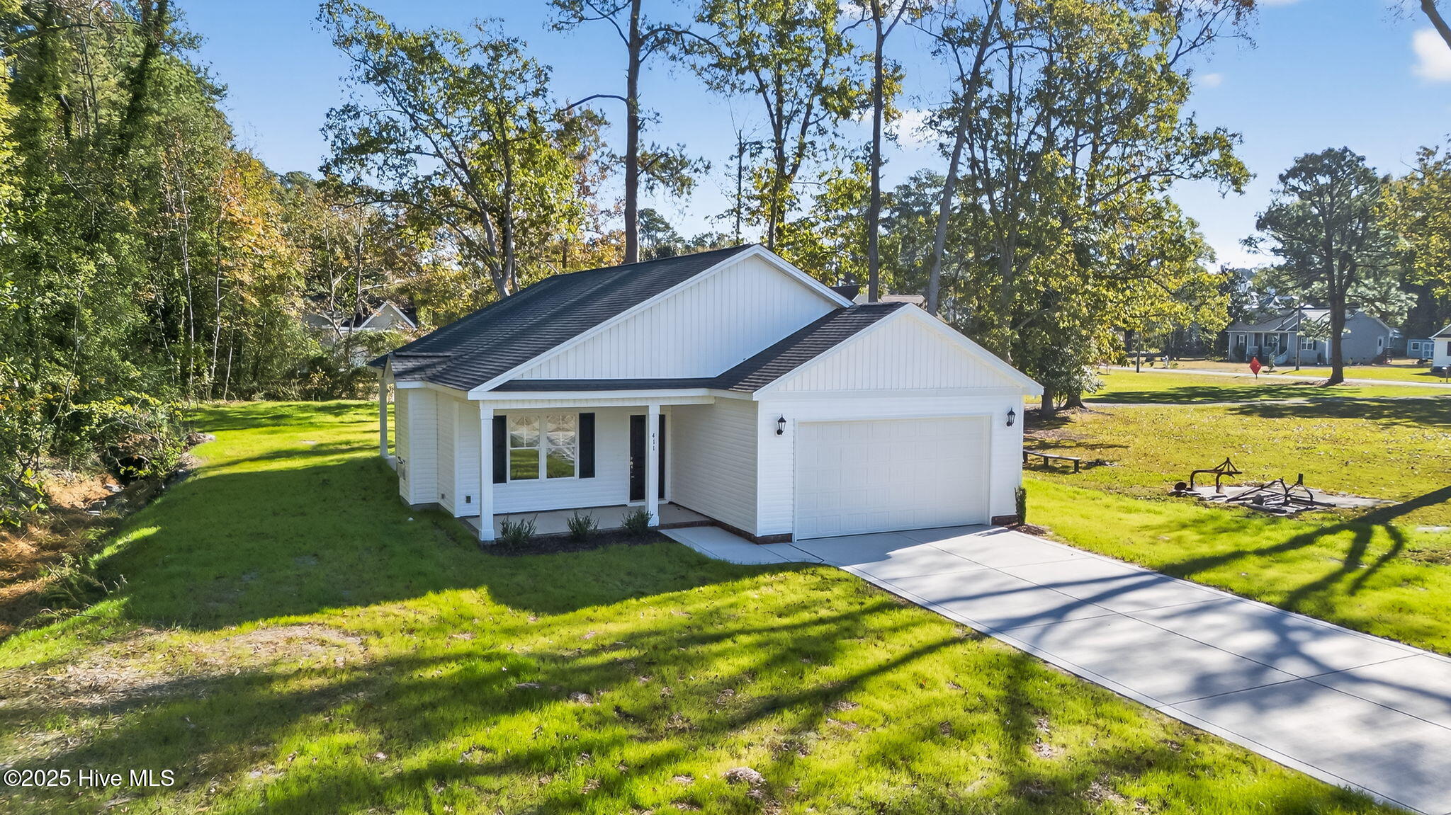 411 E First Street Property Photo 1