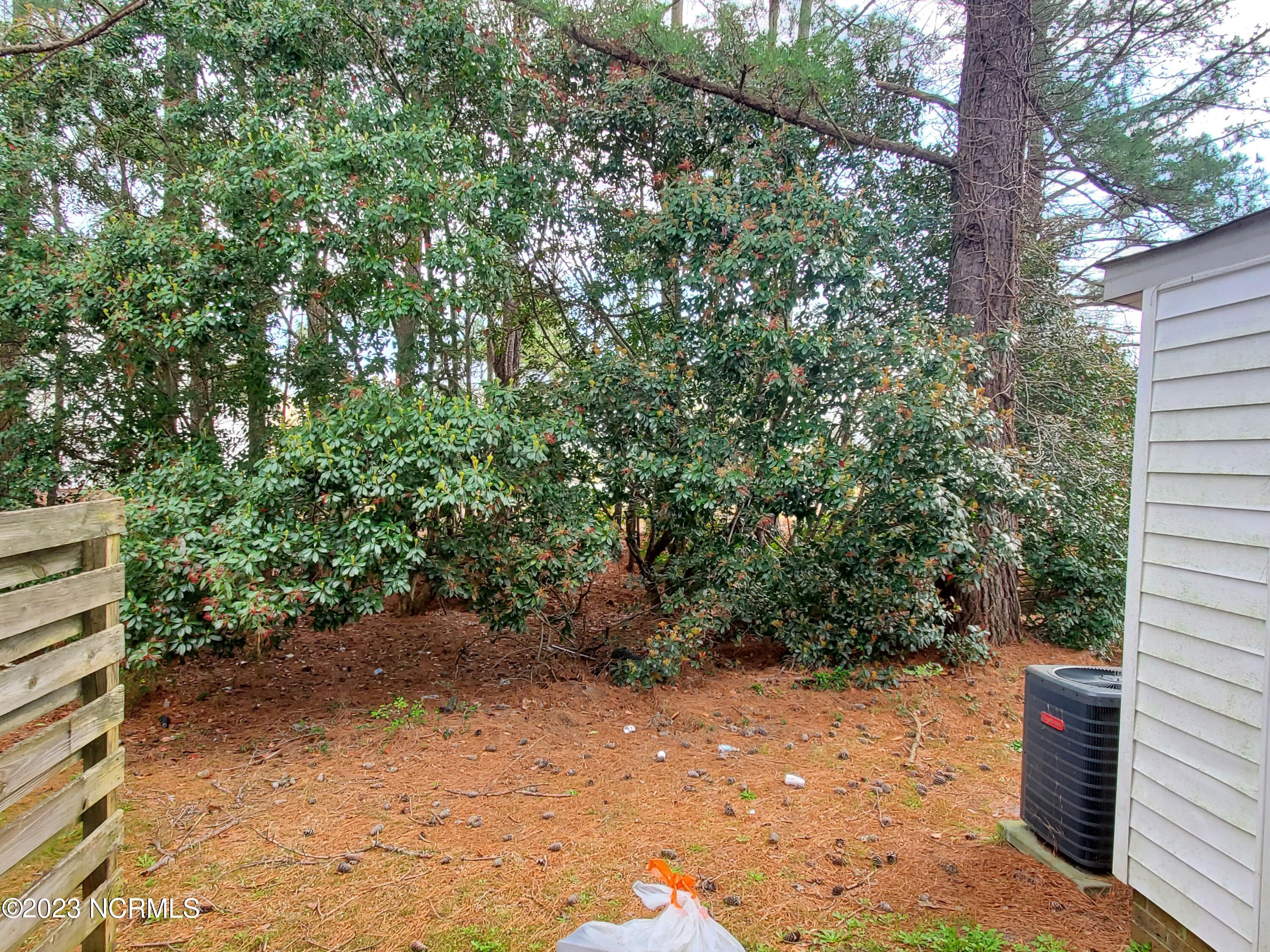 945 B's Barbeque Road A Property Photo 7