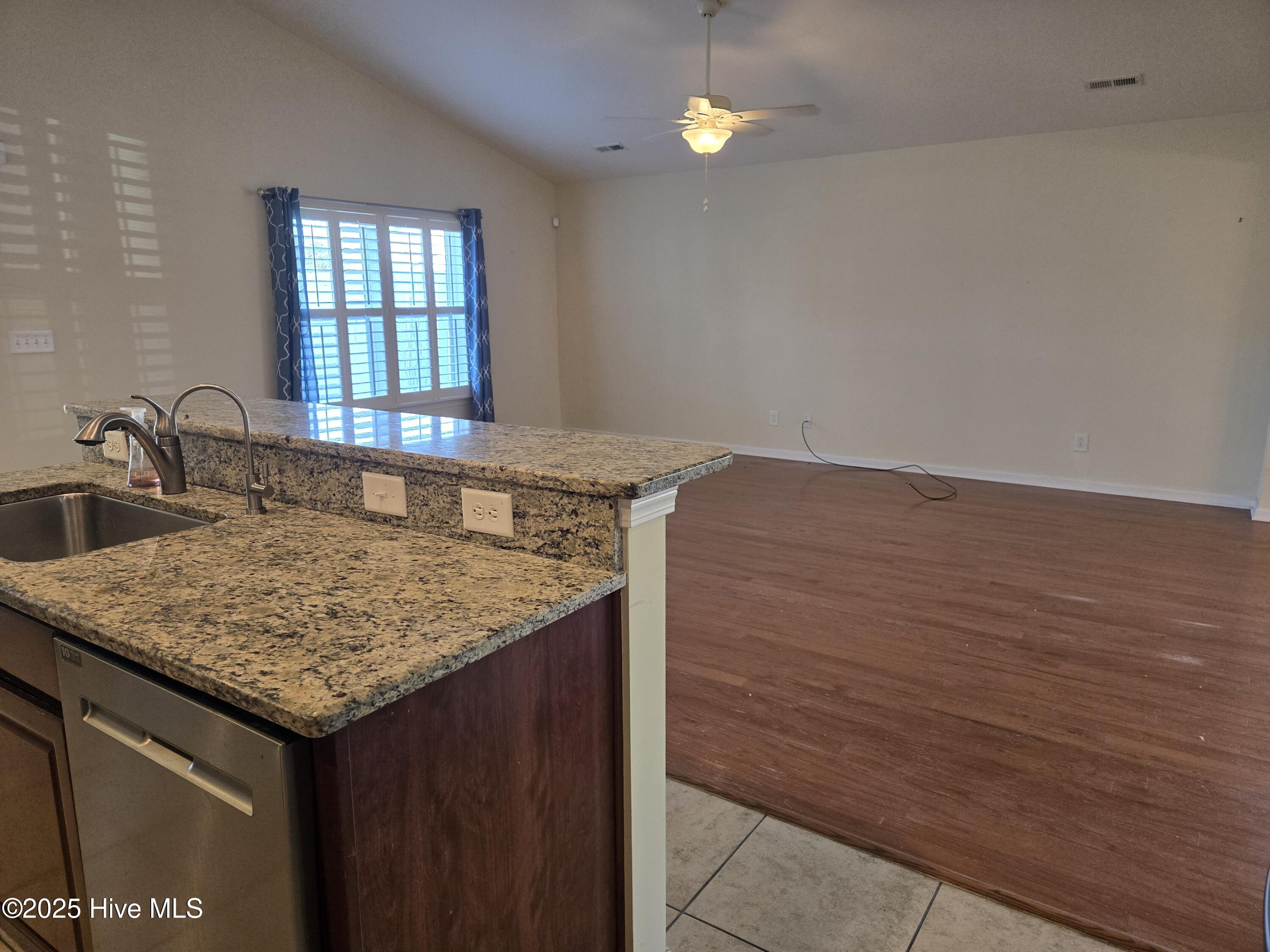 733 Heather Glen Lane Property Photo 4