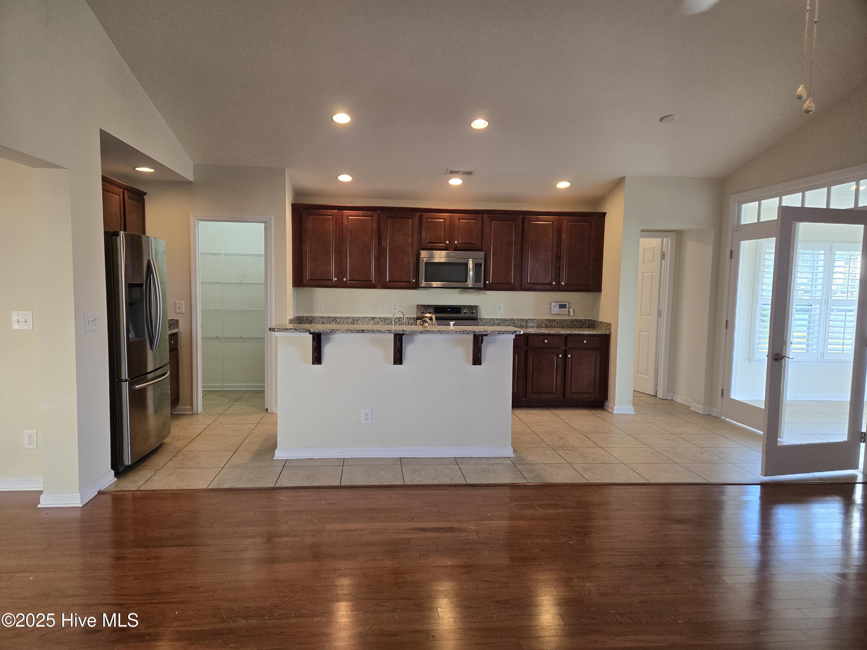 733 Heather Glen Lane Property Photo 5