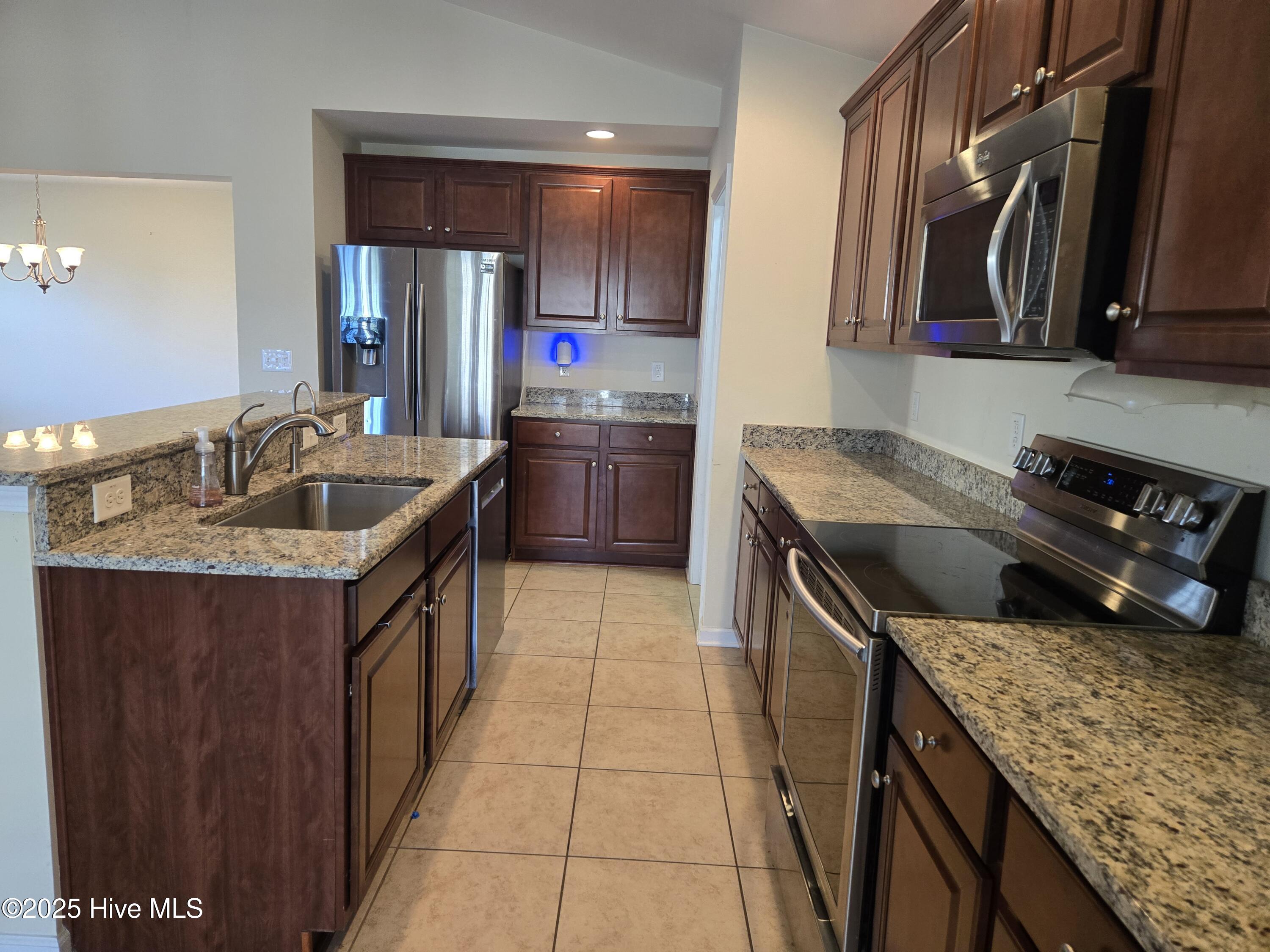 733 Heather Glen Lane Property Photo 7