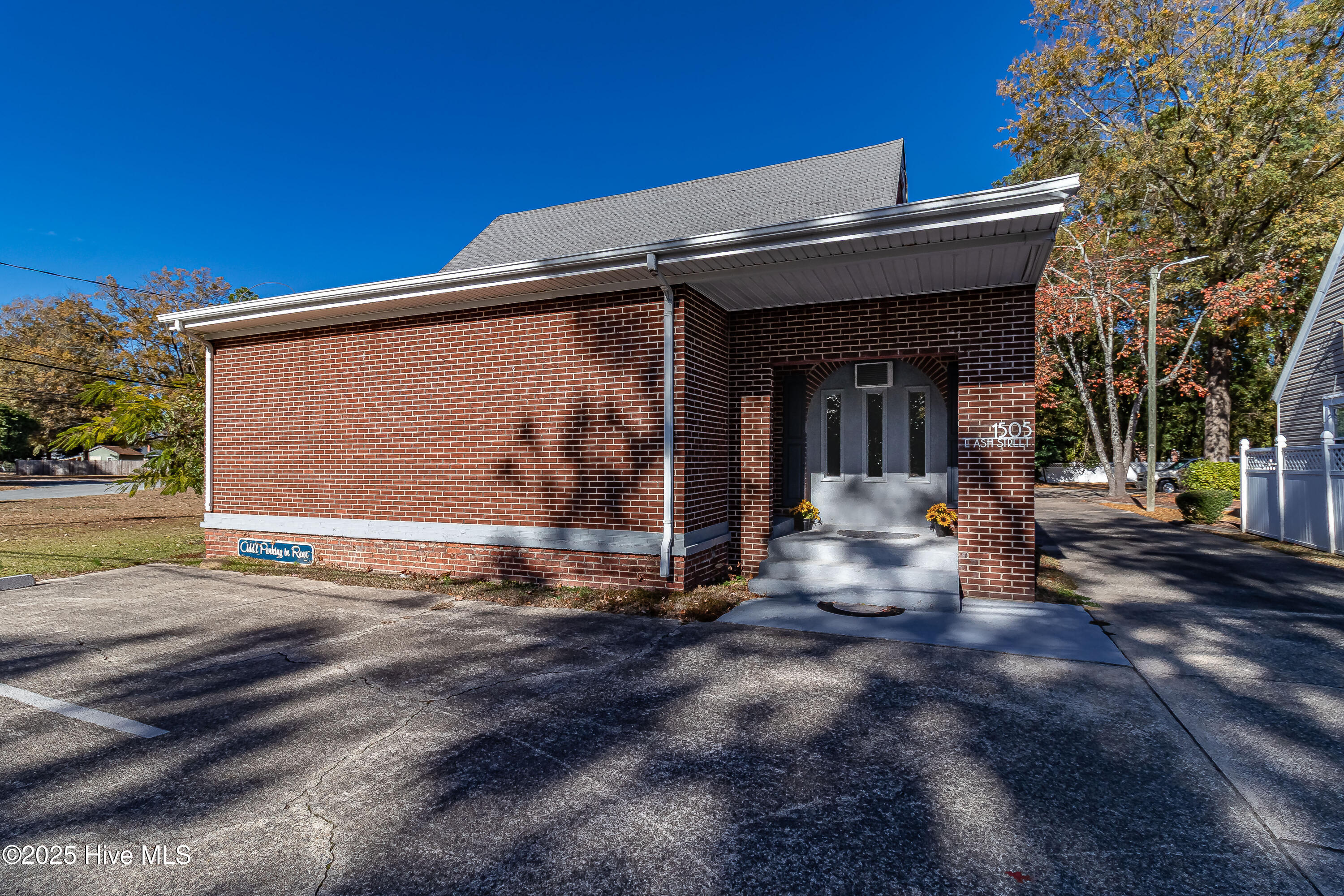 1505 E Ash Street Property Photo 6
