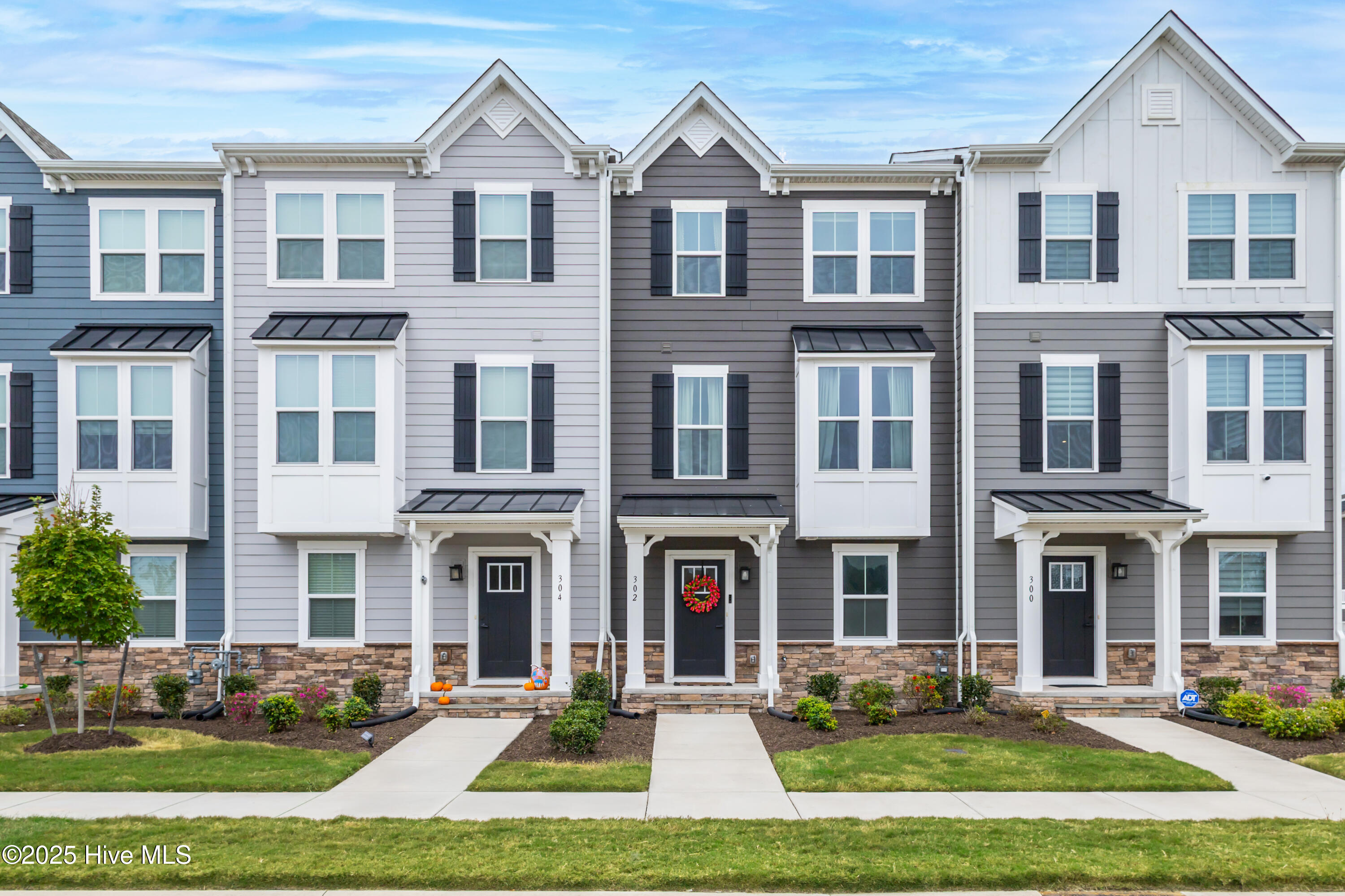 302 Lydia Street Property Photo 1