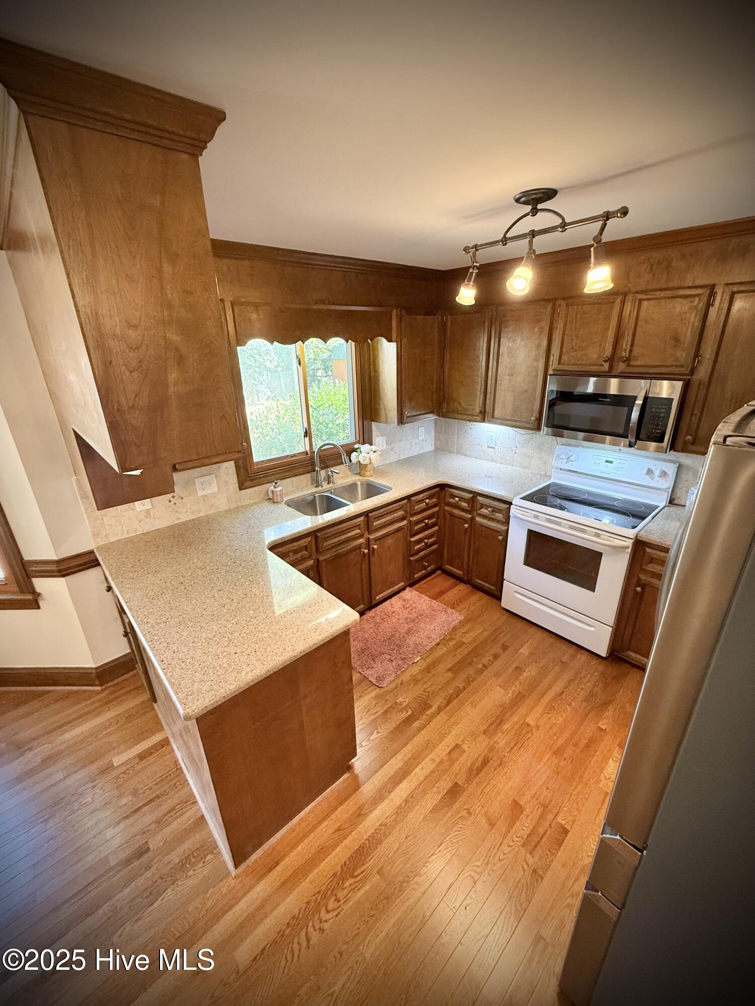 703 Daventry Drive Property Photo 35
