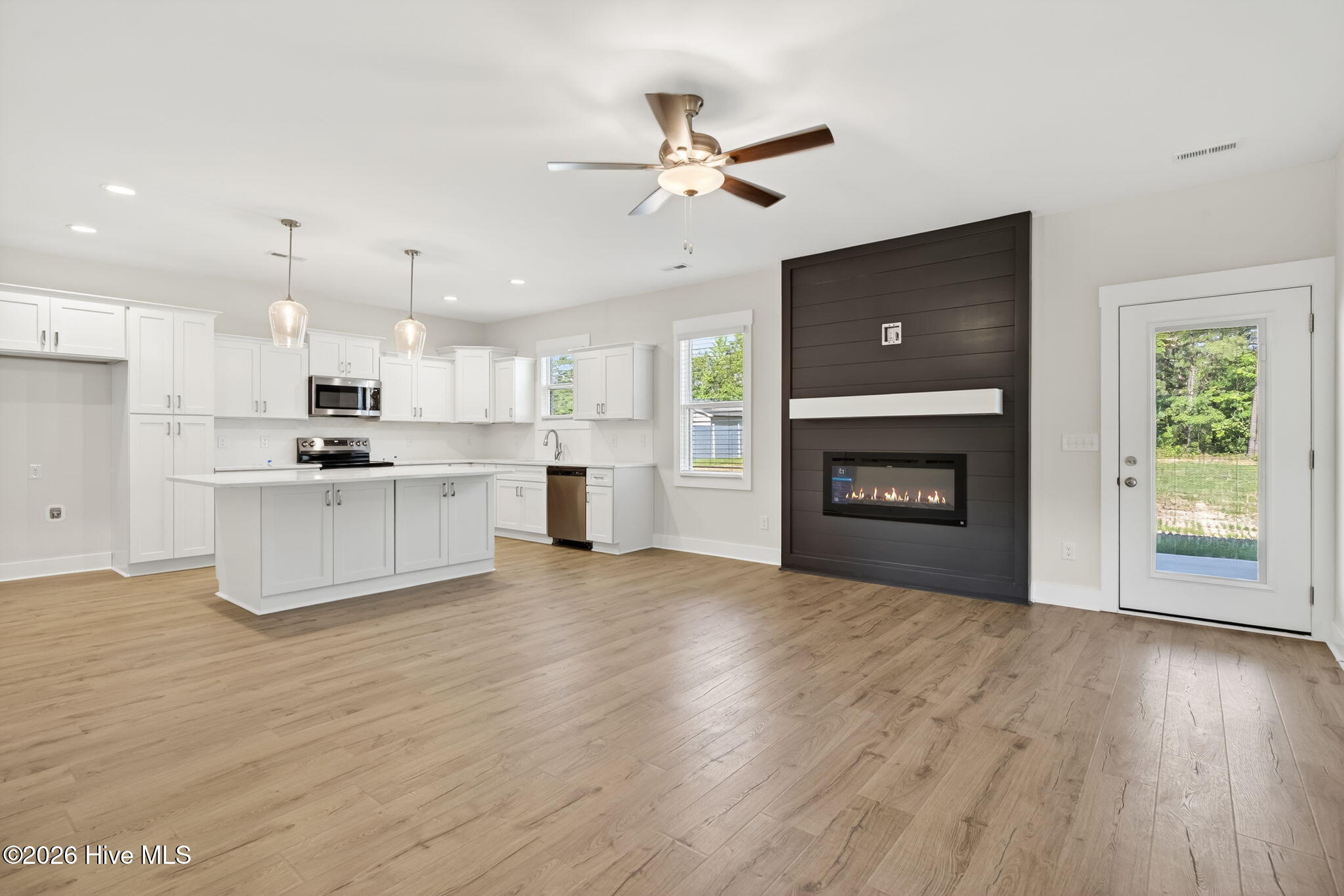 189 Thistle Court Property Photo 6