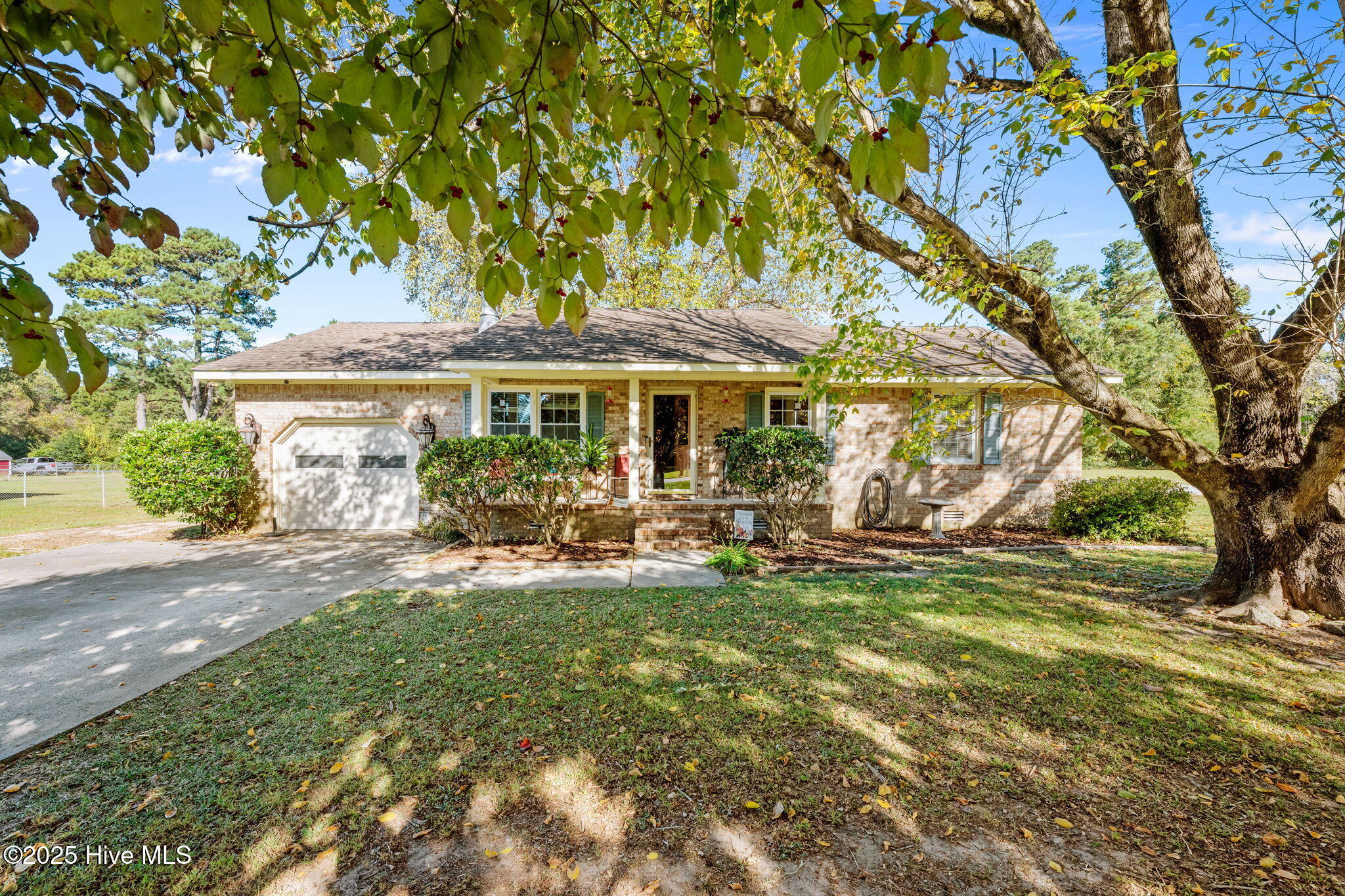 600 W Grantham Road Property Photo 1