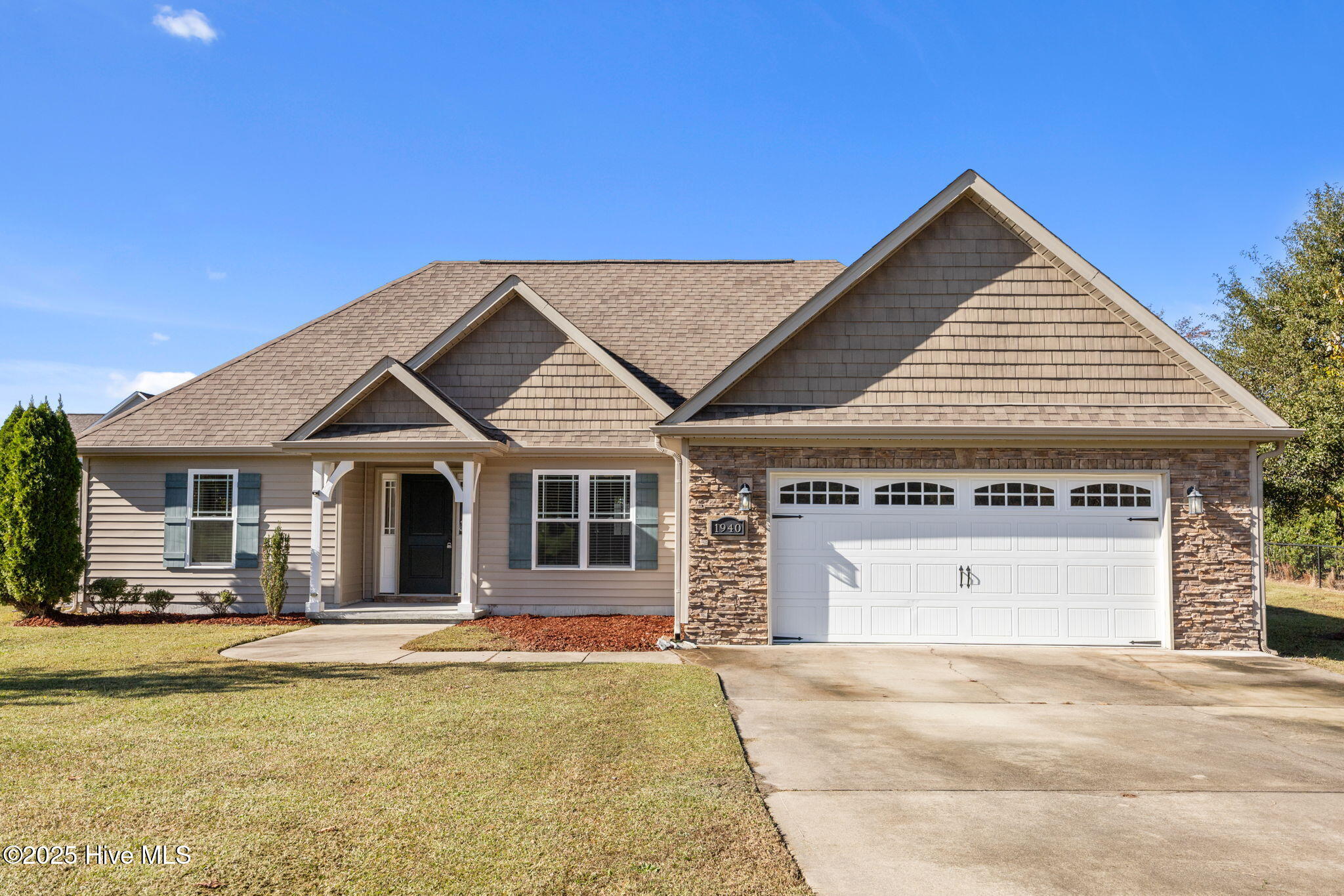 1940 Voa Site C Road Property Photo 1