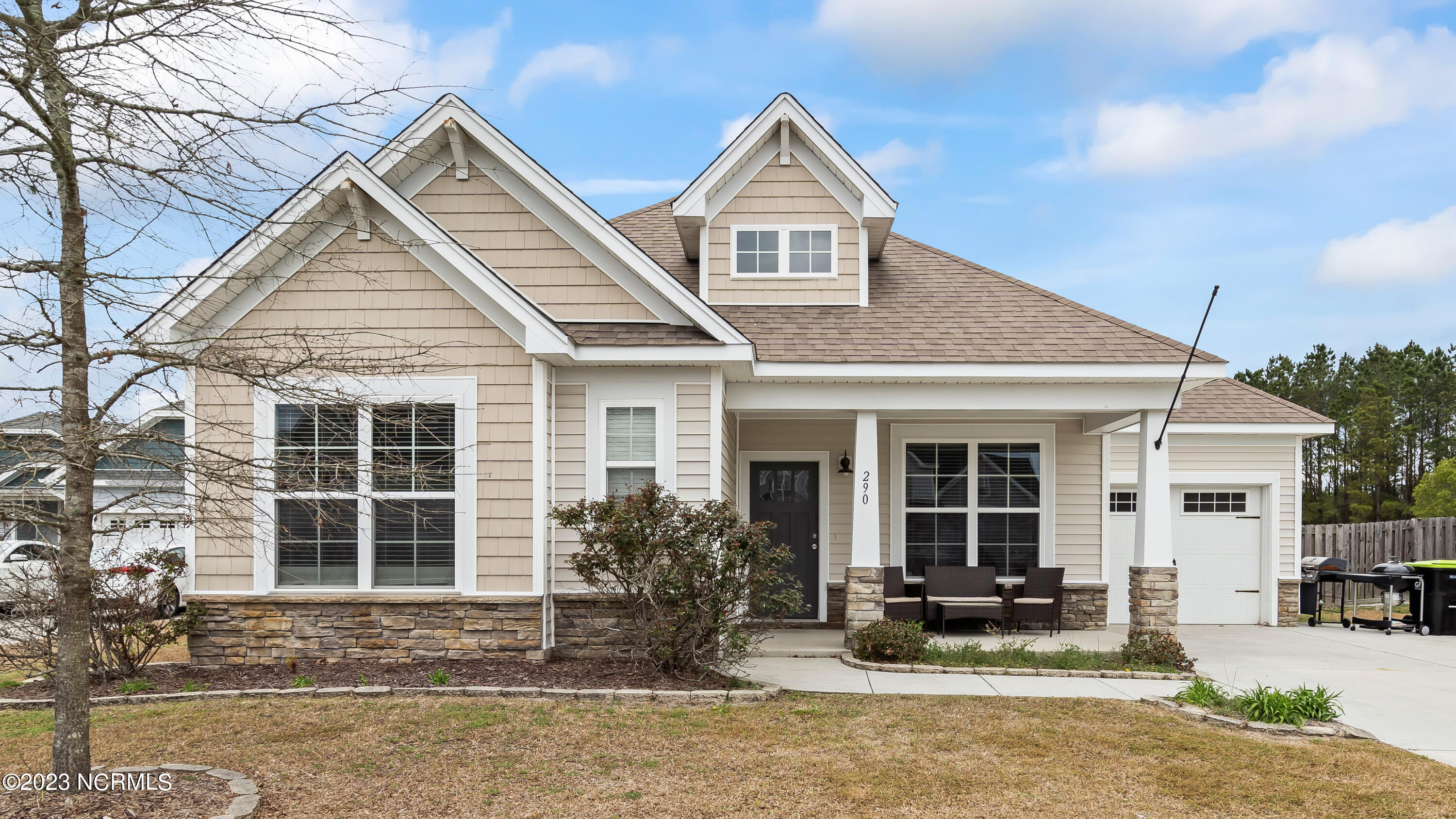 290 Sw Plantation Drive Property Photo 1