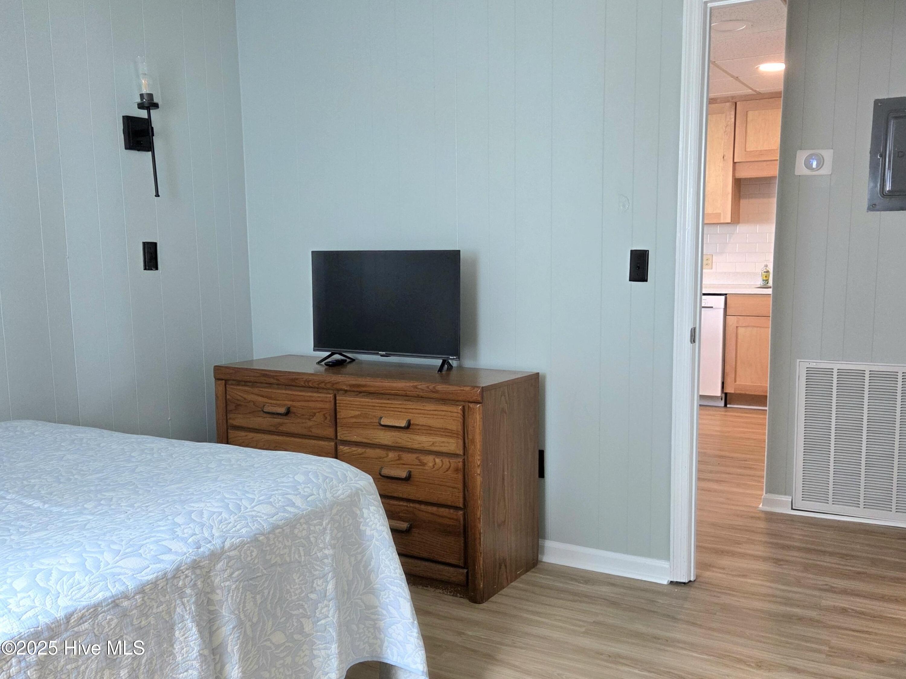 1103 Ocean Drive E & W Property Photo 20