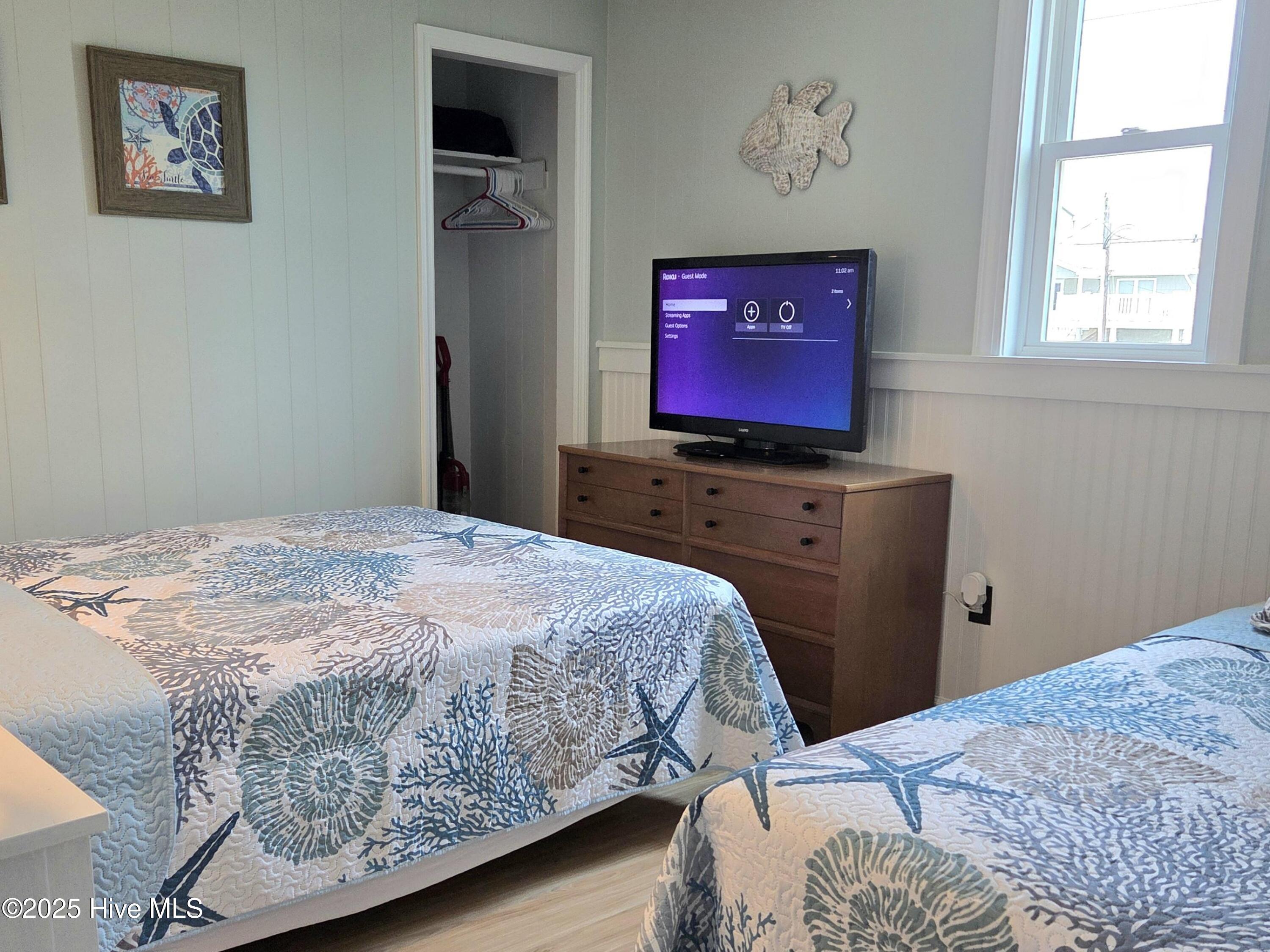 1103 Ocean Drive E & W Property Photo 28