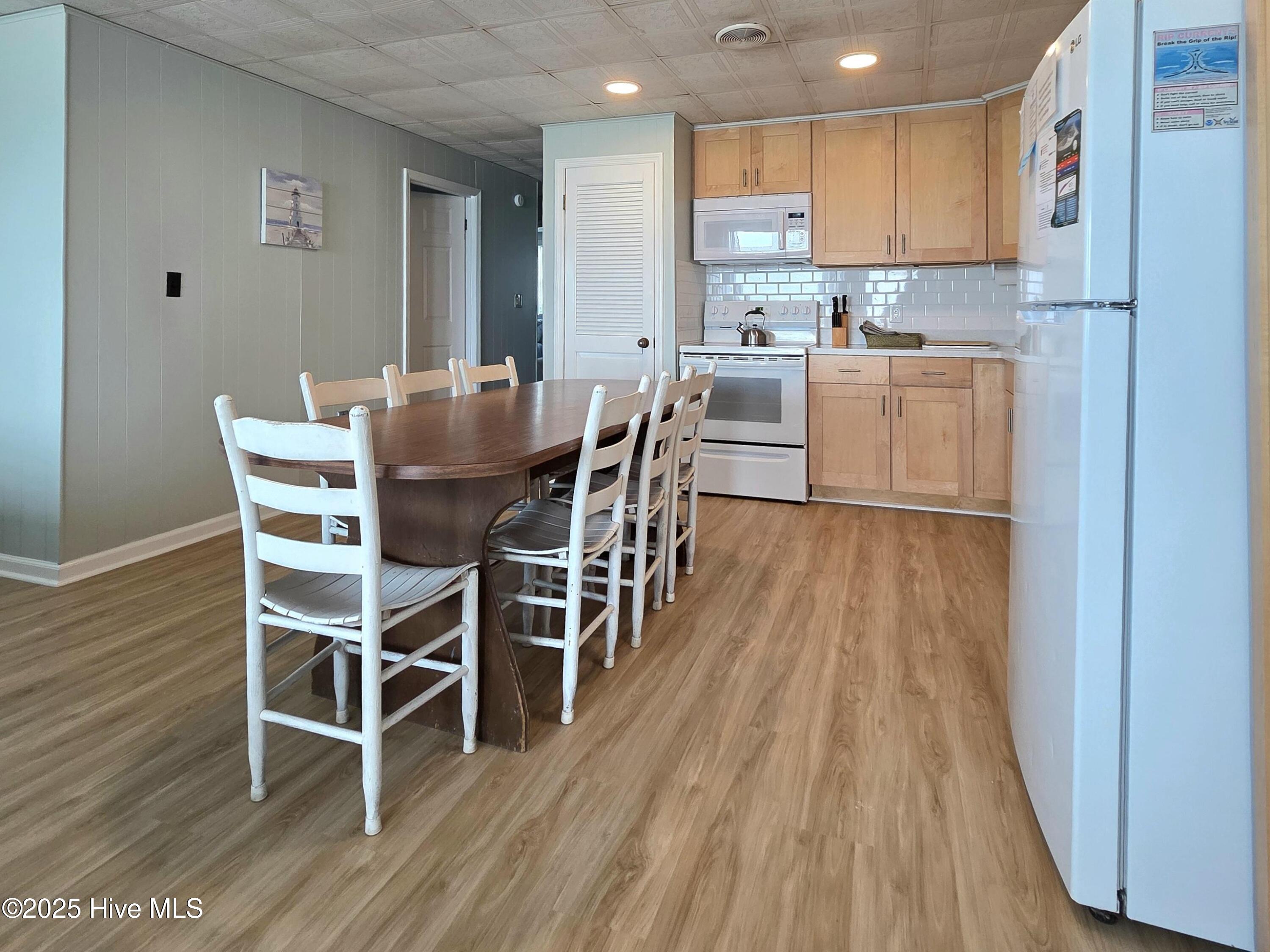1103 Ocean Drive E & W Property Photo 42