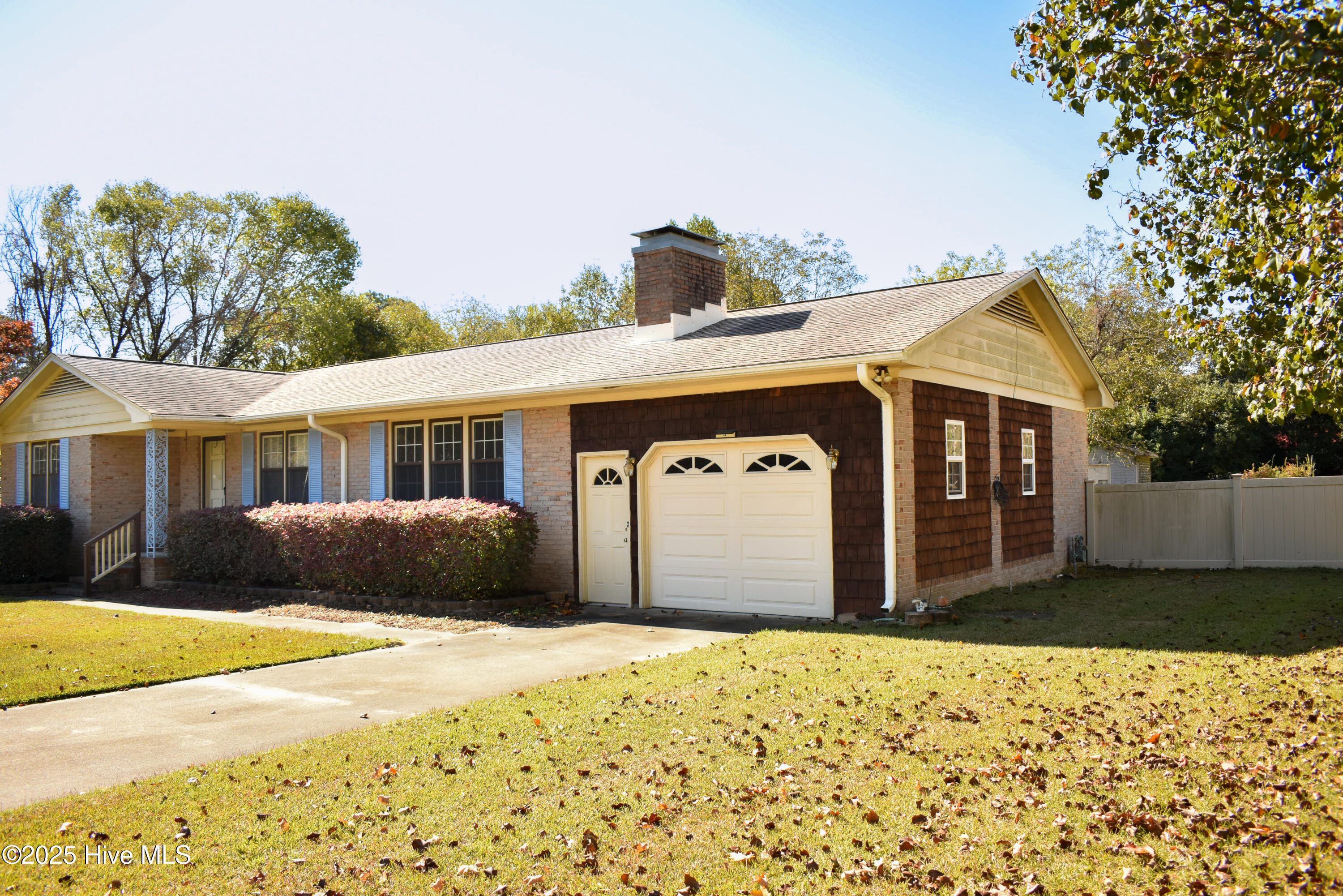 105 Glenn Drive Property Photo 6