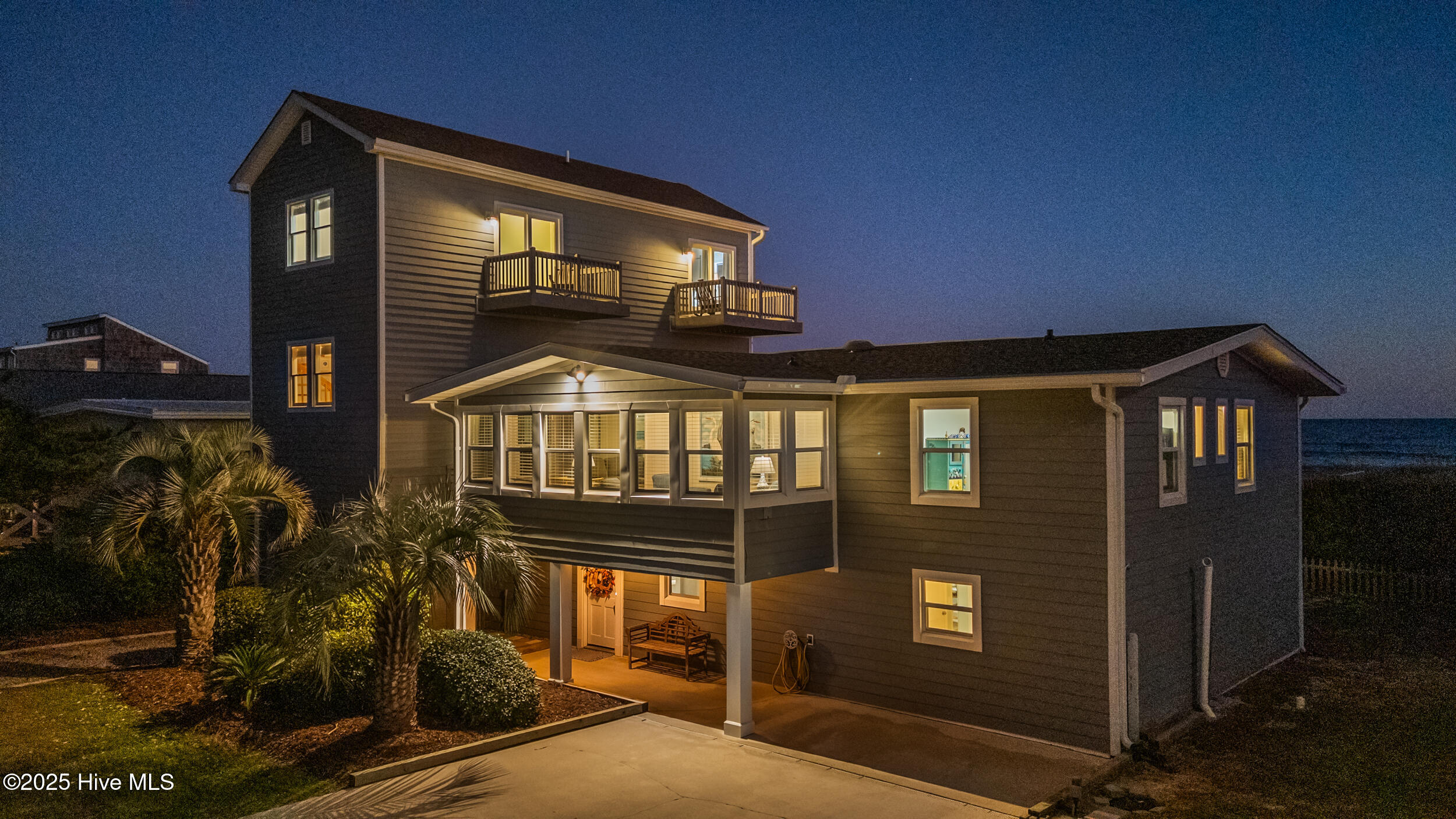 5419 W Beach Drive Property Photo 7