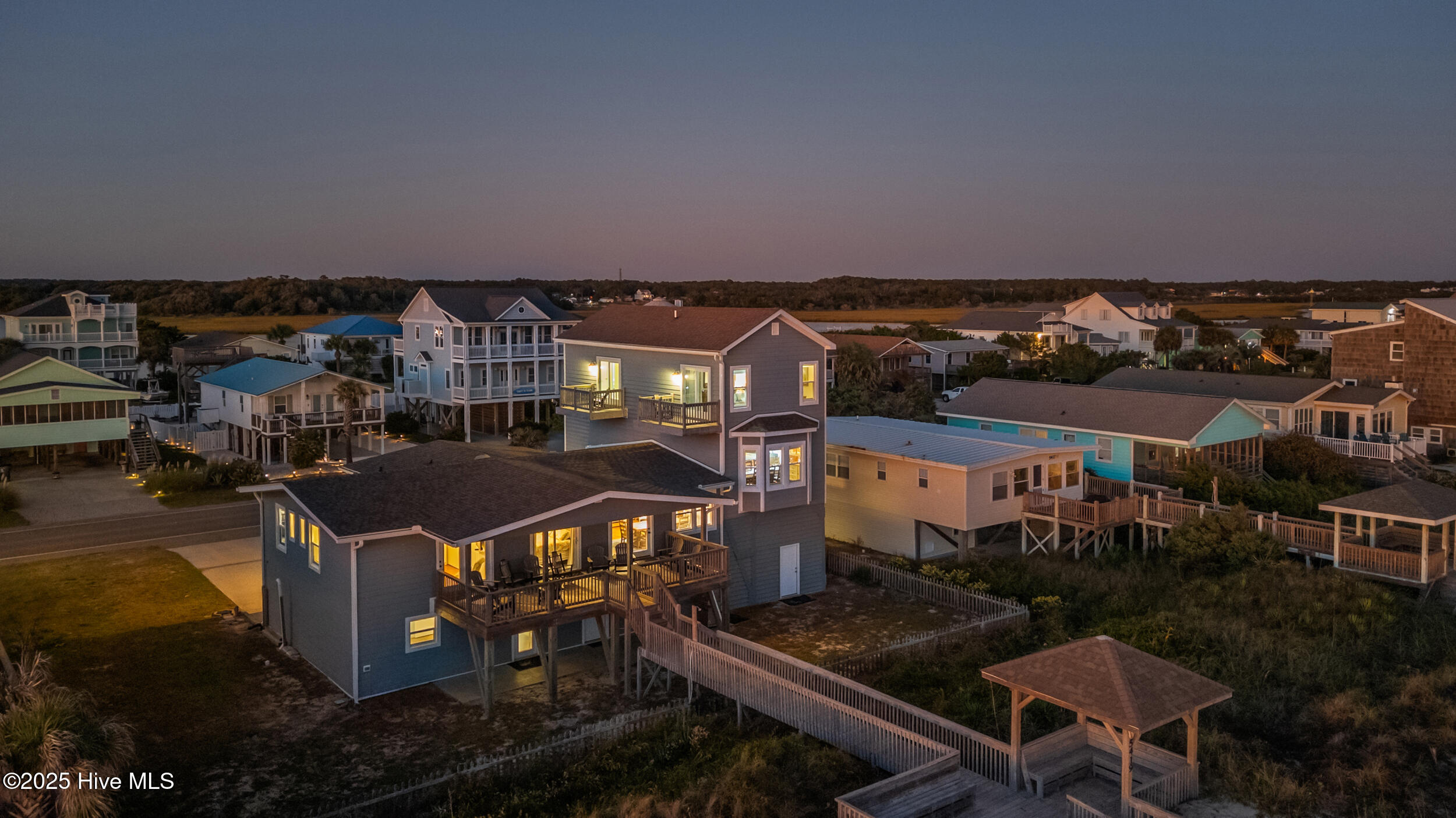 5419 W Beach Drive Property Photo 9