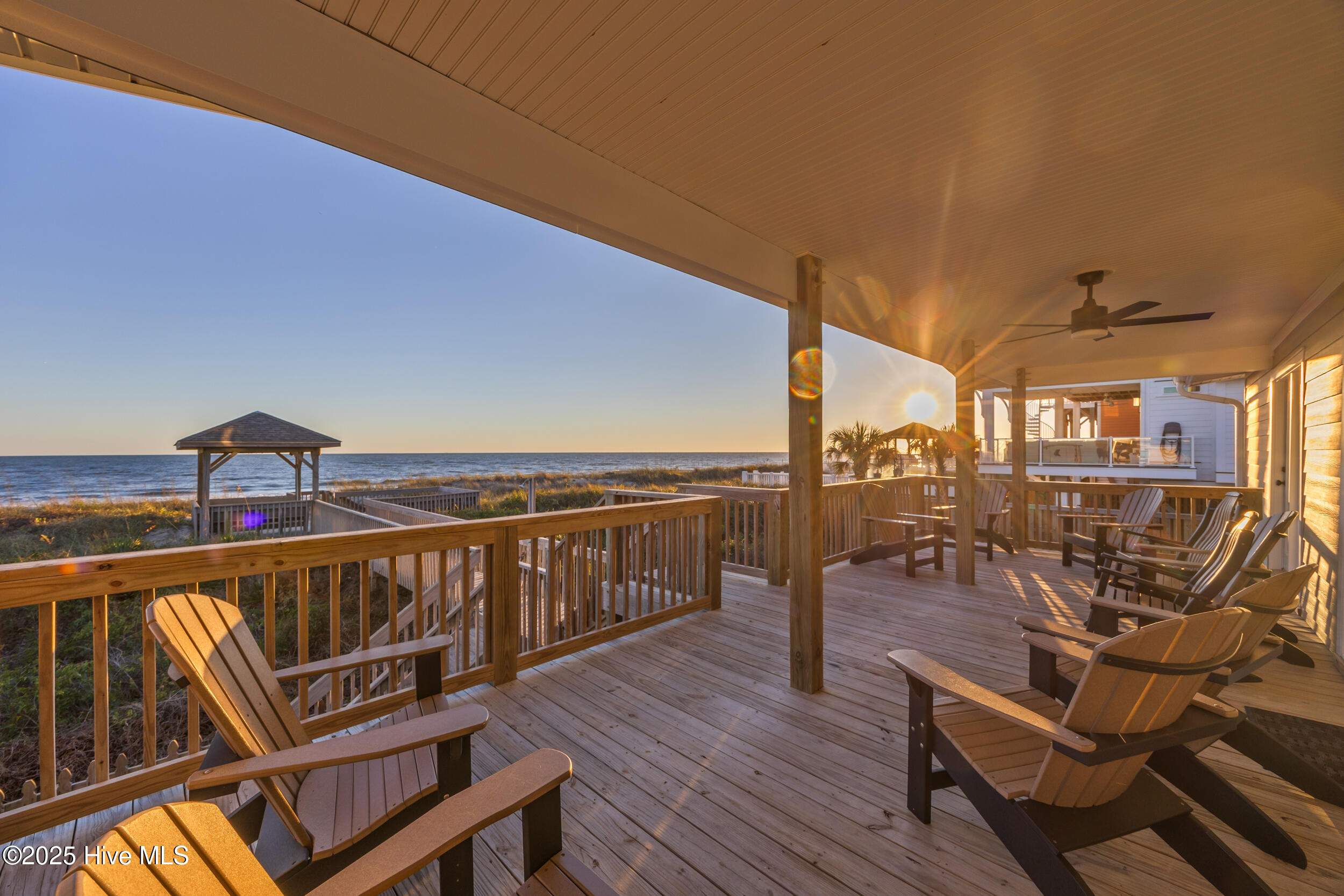 5419 W Beach Drive Property Photo 11