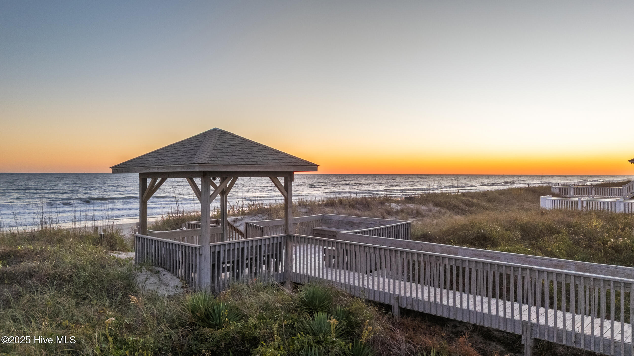 5419 W Beach Drive Property Photo 16