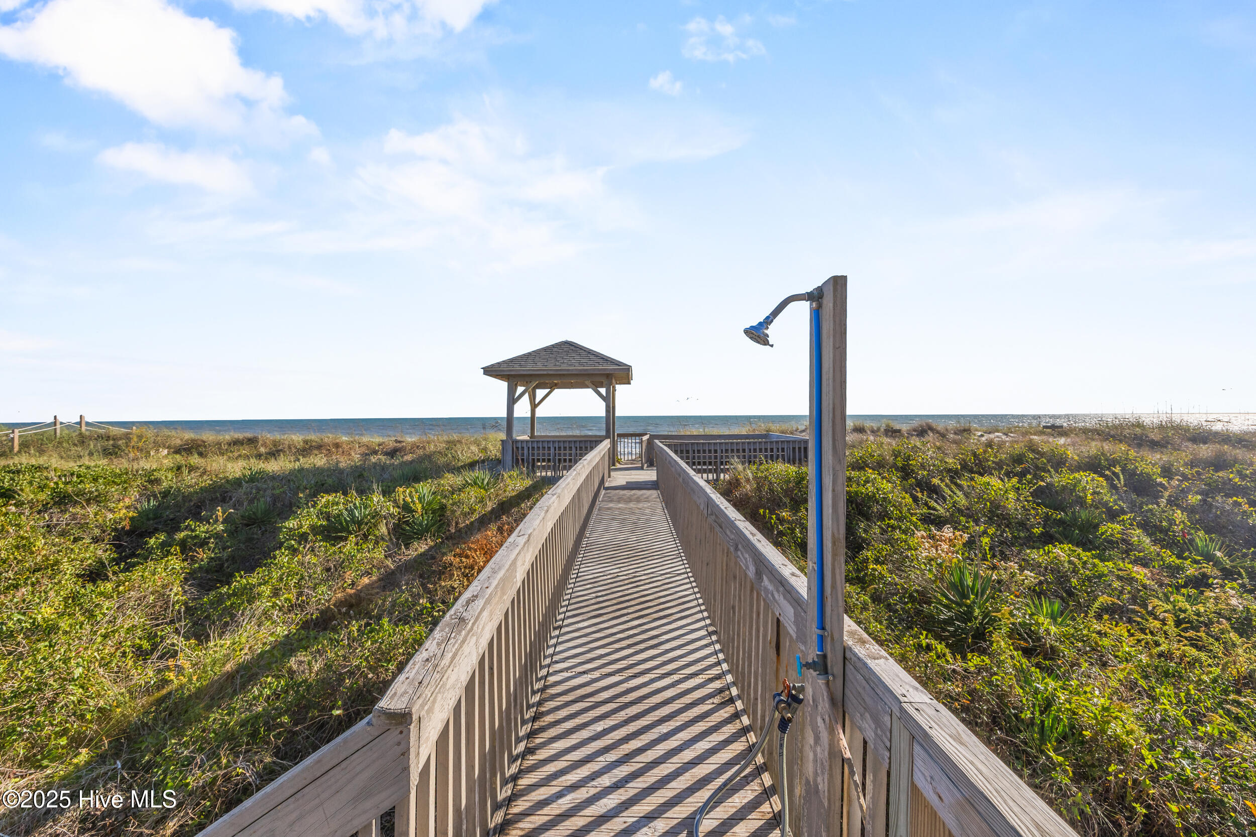 5419 W Beach Drive Property Photo 17