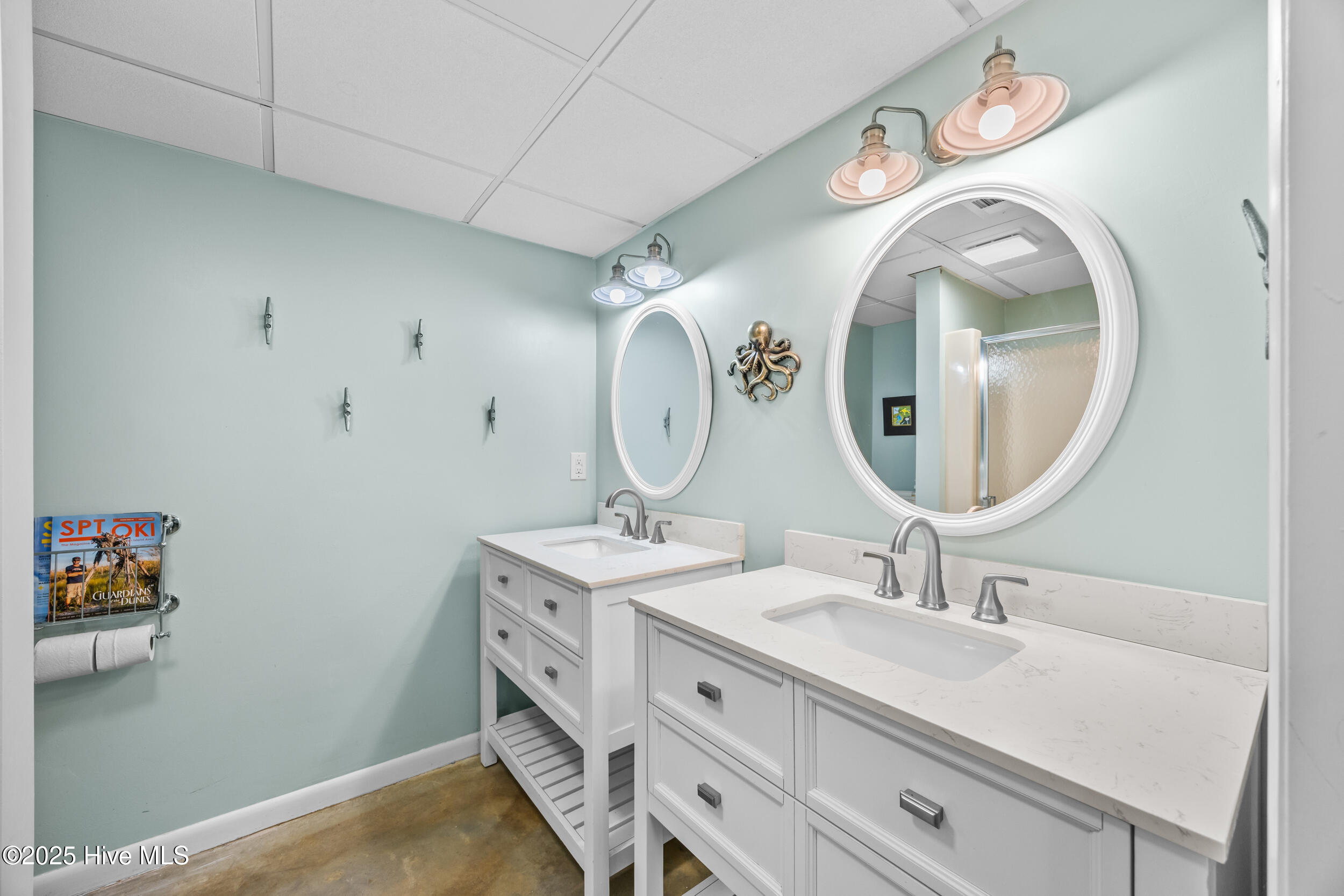 5419 W Beach Drive Property Photo 25