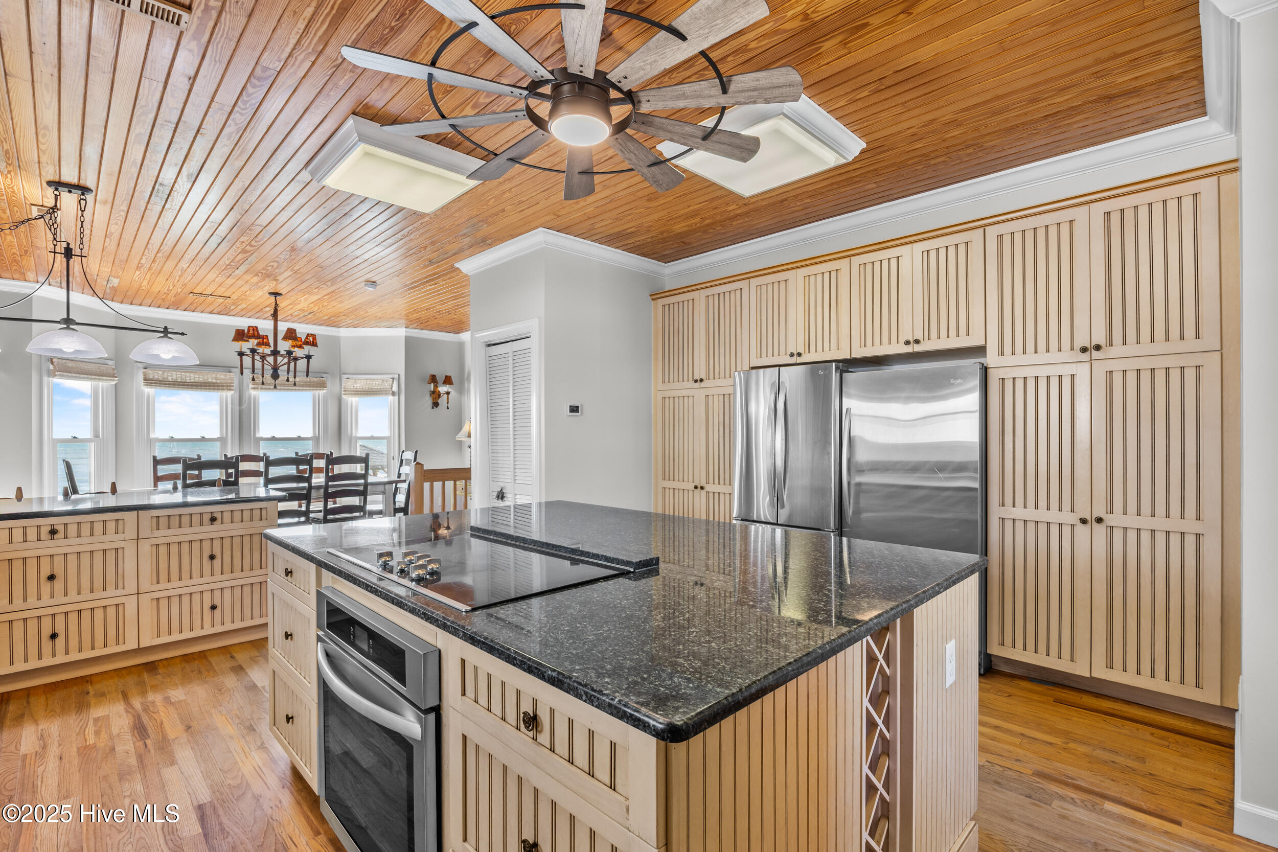 5419 W Beach Drive Property Photo 44