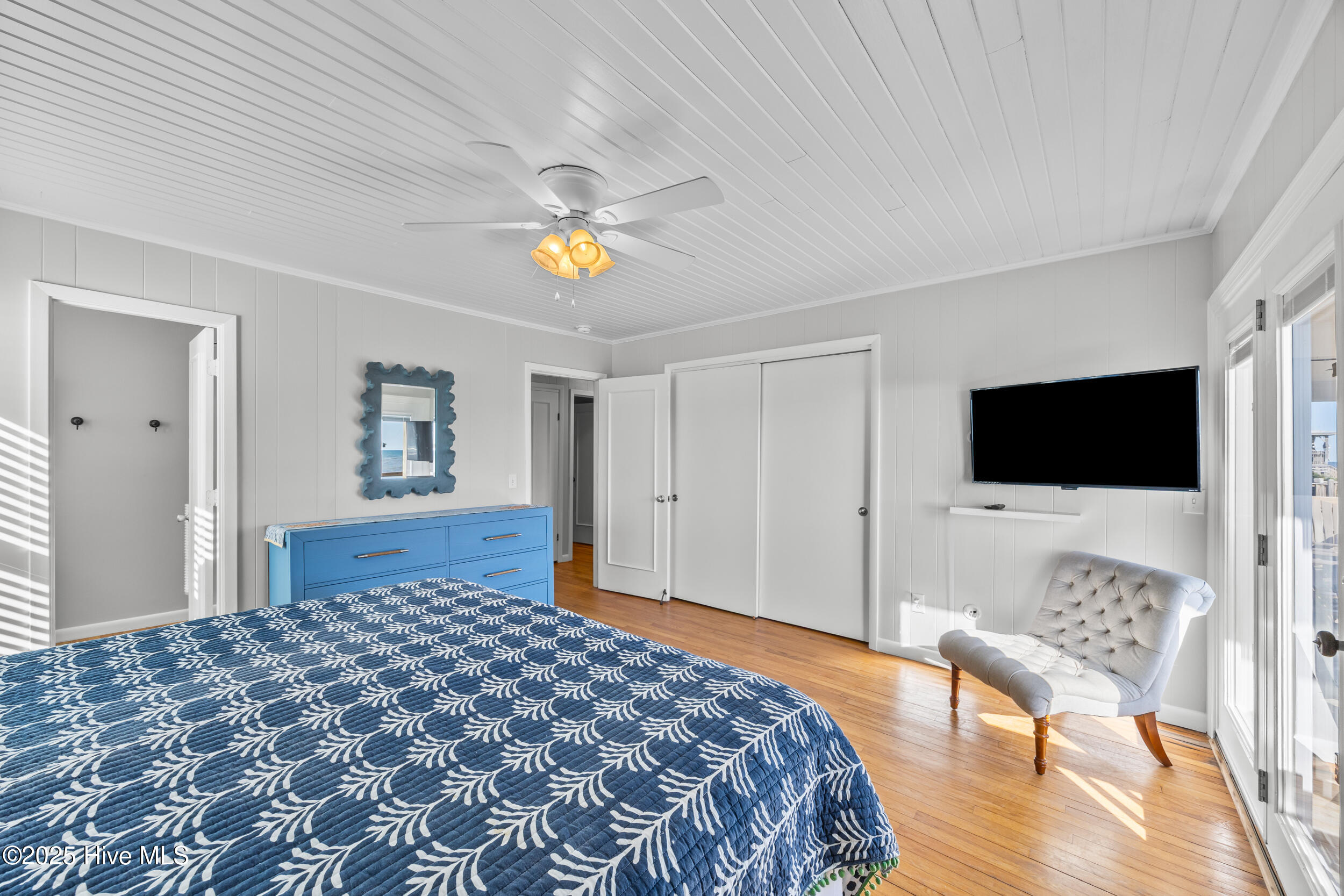 5419 W Beach Drive Property Photo 54