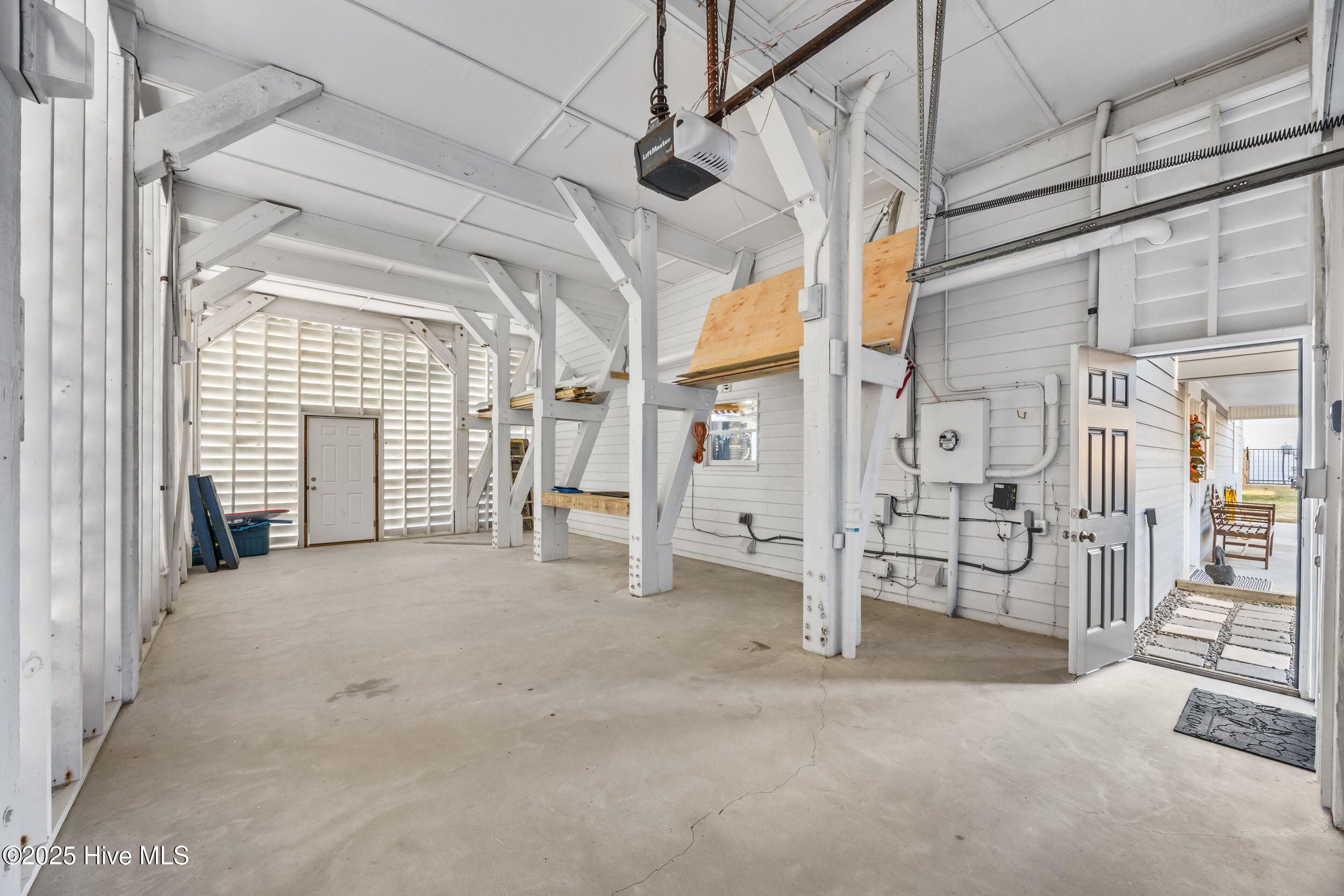 5419 W Beach Drive Property Photo 82