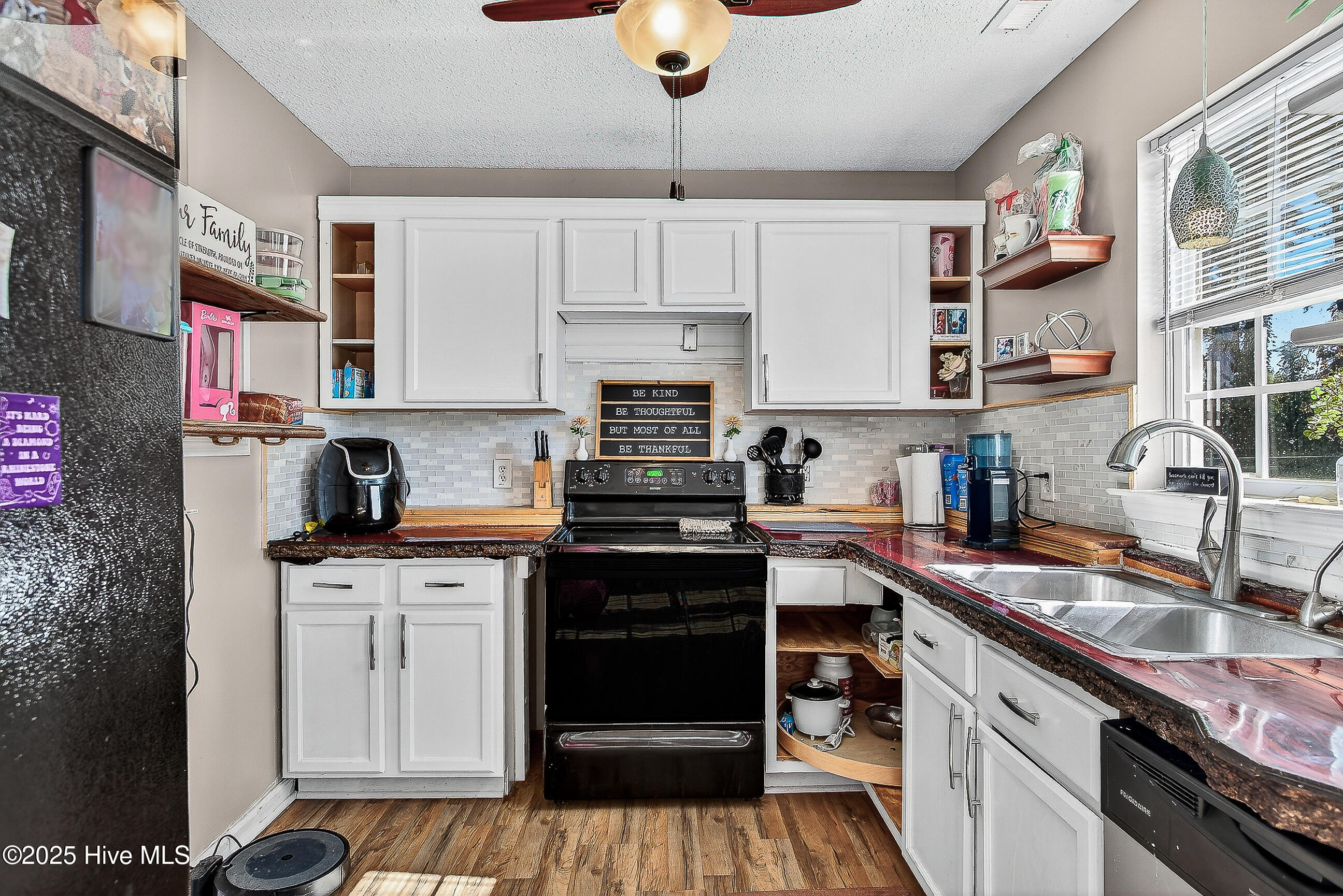 203 Reef Lane Property Photo 14