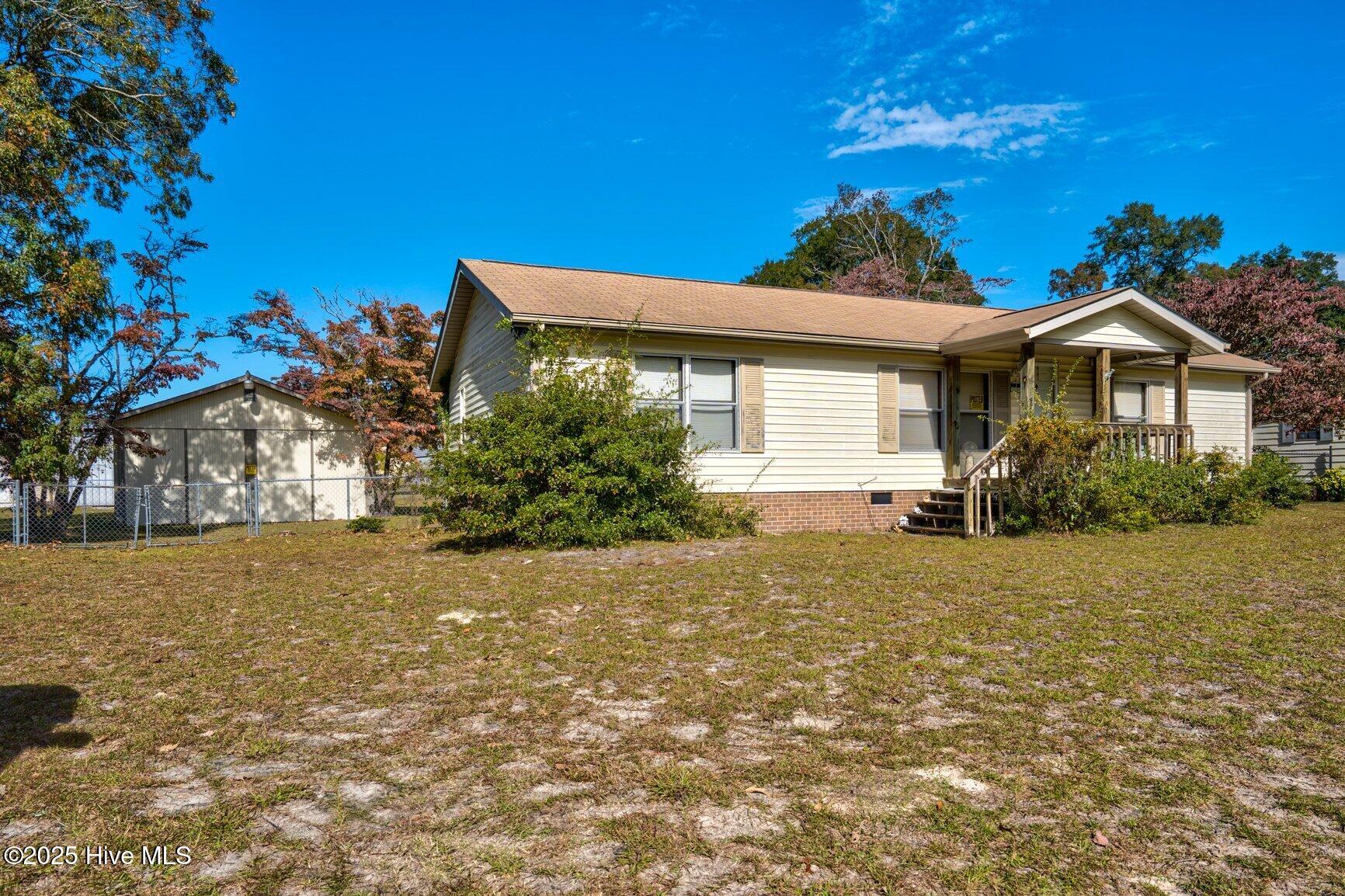 123 Pinewood Street Property Photo 1