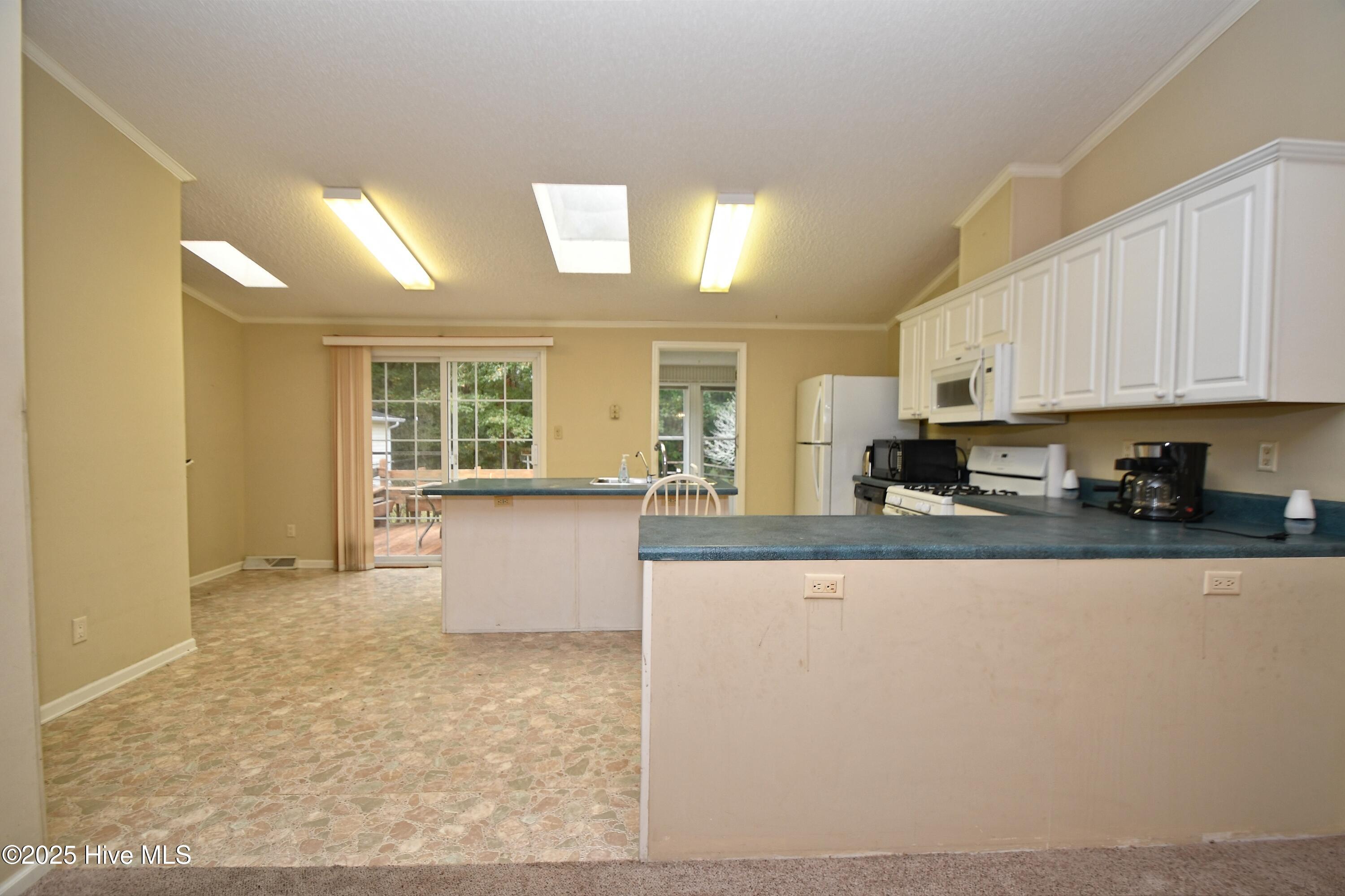1024 Palm Court Property Photo 11