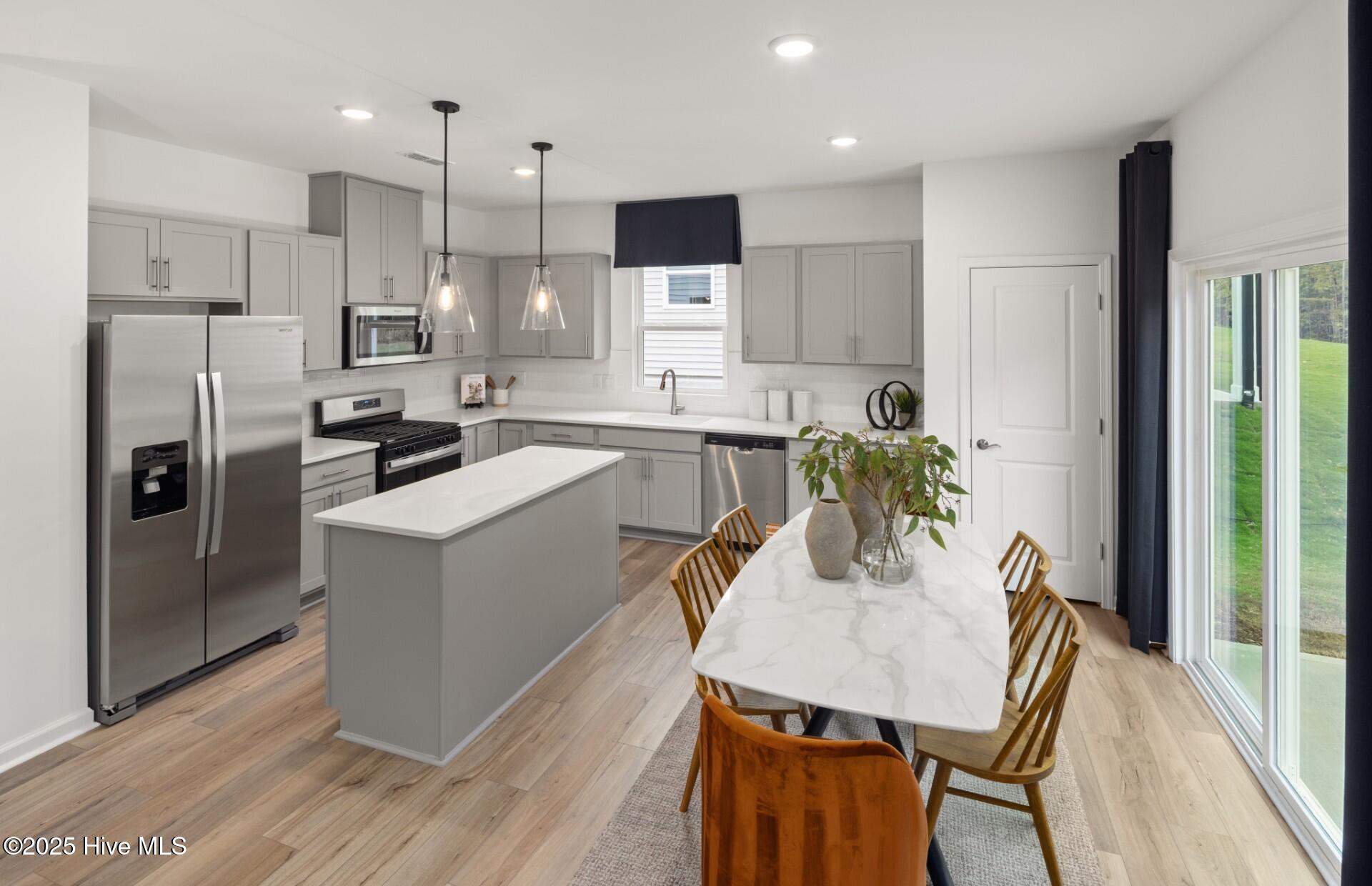 729 Richardson Drive Property Photo 2