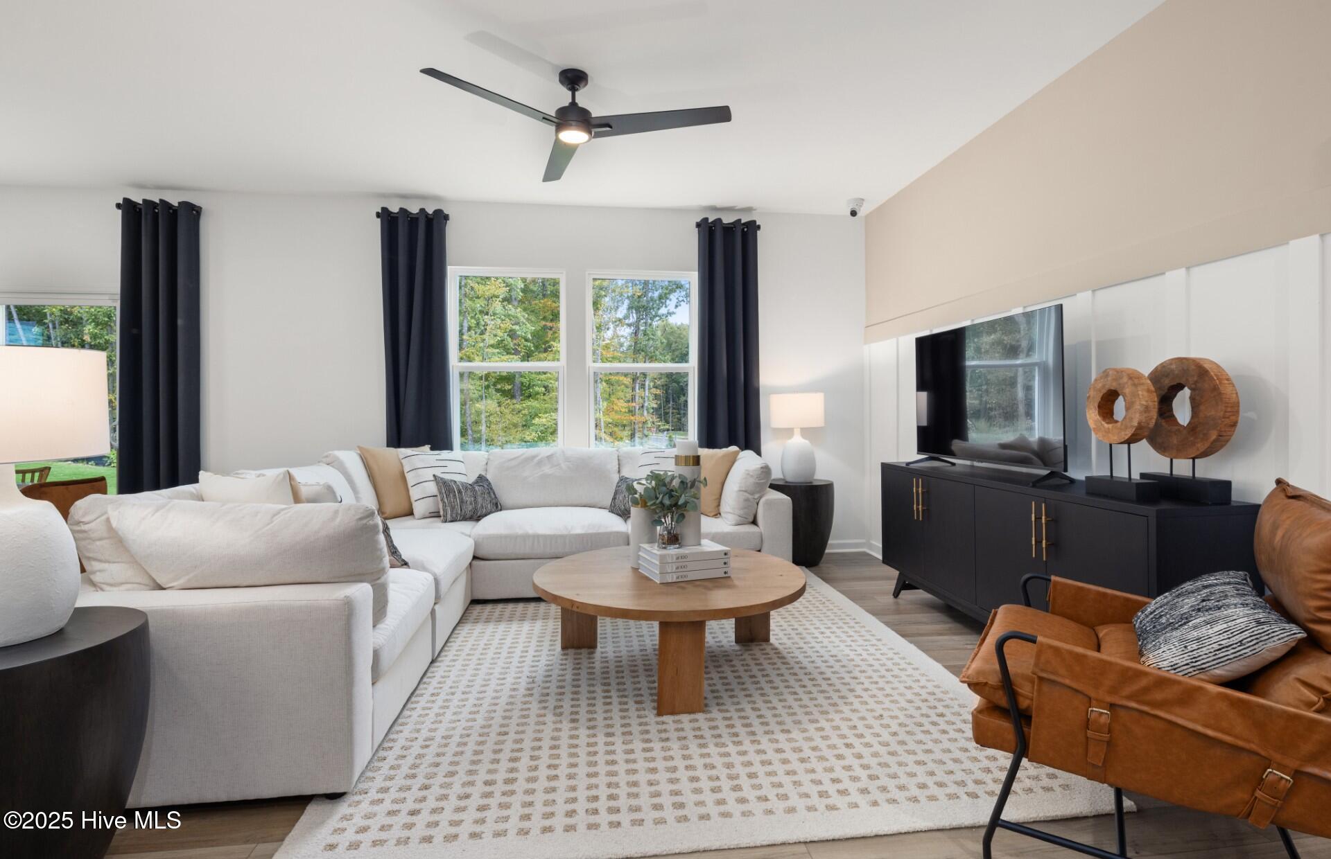 729 Richardson Drive Property Photo 6